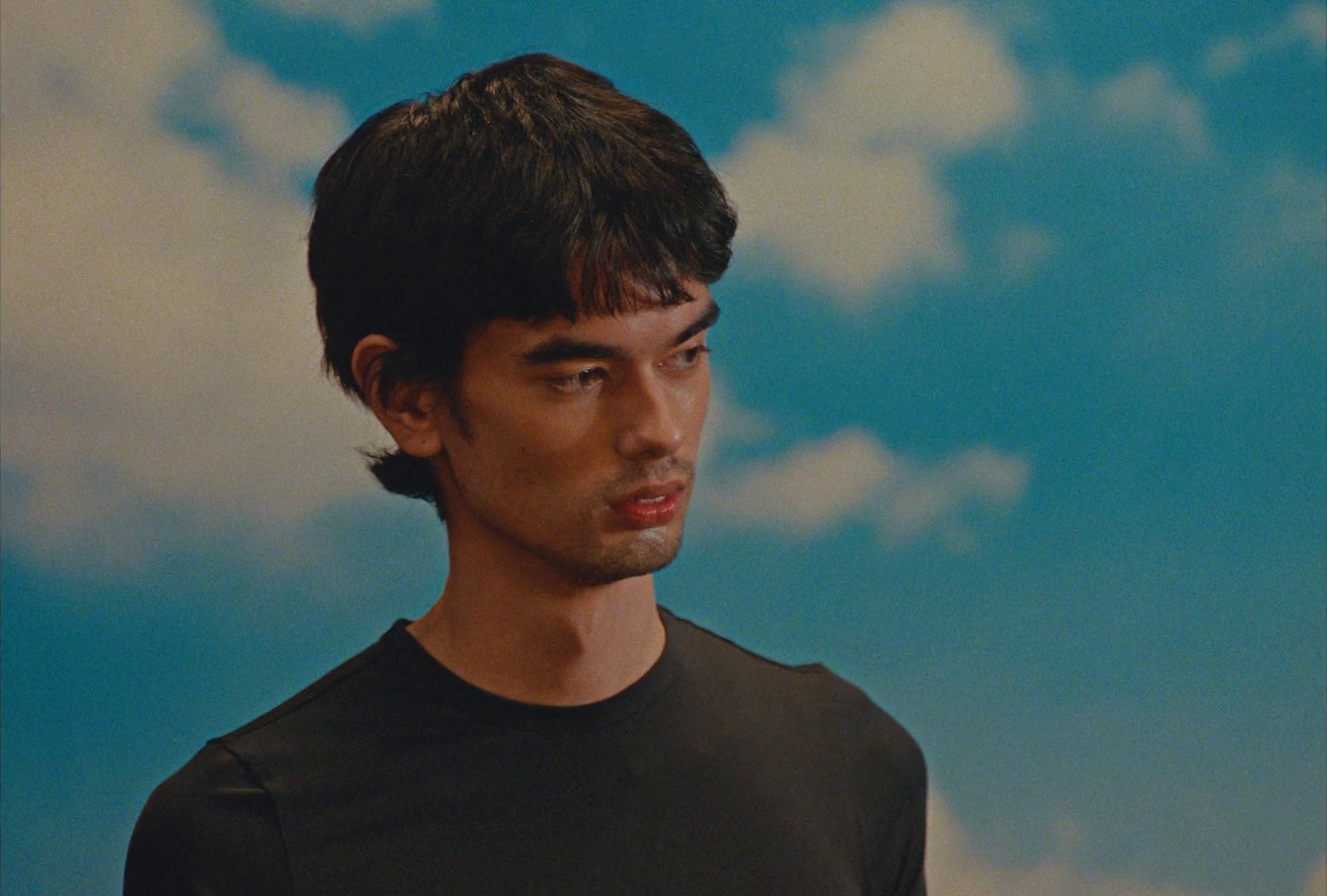 ESTRID "Very Lagom Razor" (2024) —  shot,  lighting