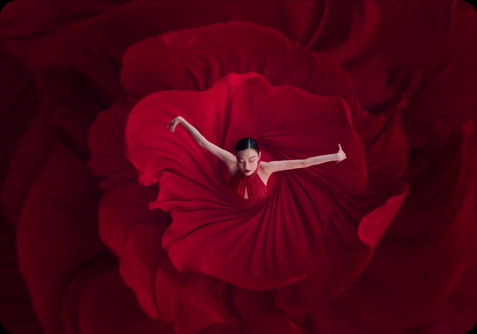 LANCÔME — THE BLOOMING LEGEND (2024) —  shot,  lighting
