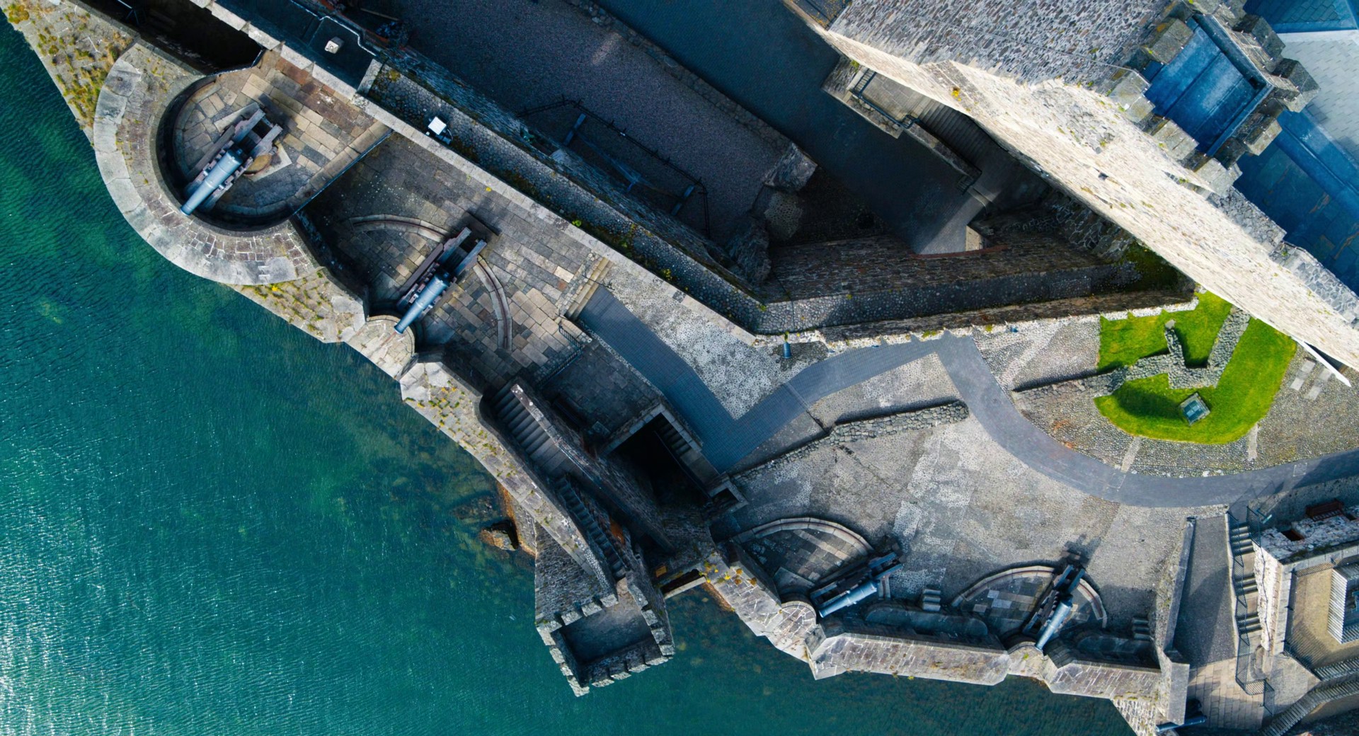 Belfast (2021) —  shot,  lighting