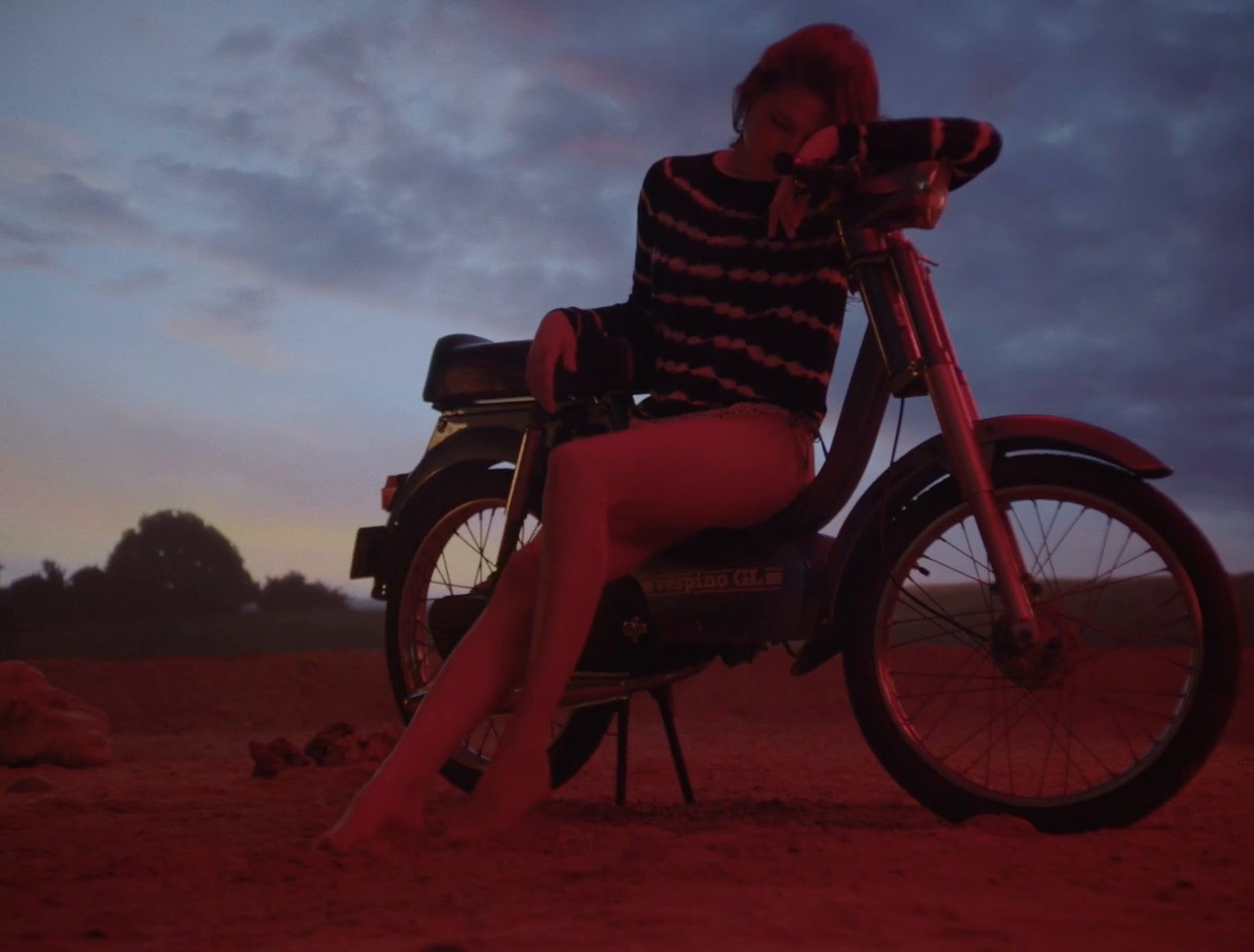 Desigual - Ibiza 1984 (2017) —  shot,  lighting