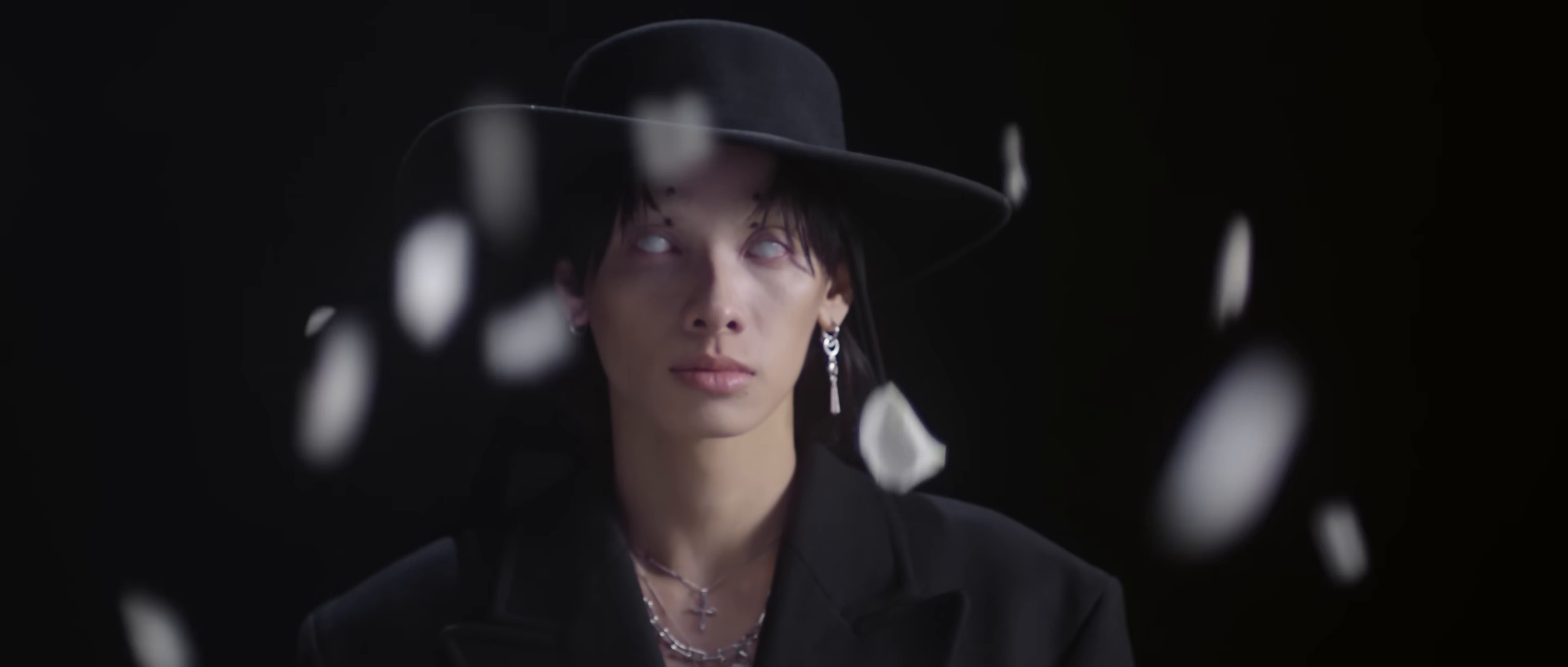 EM ĐAU (2025) —  shot,  lighting