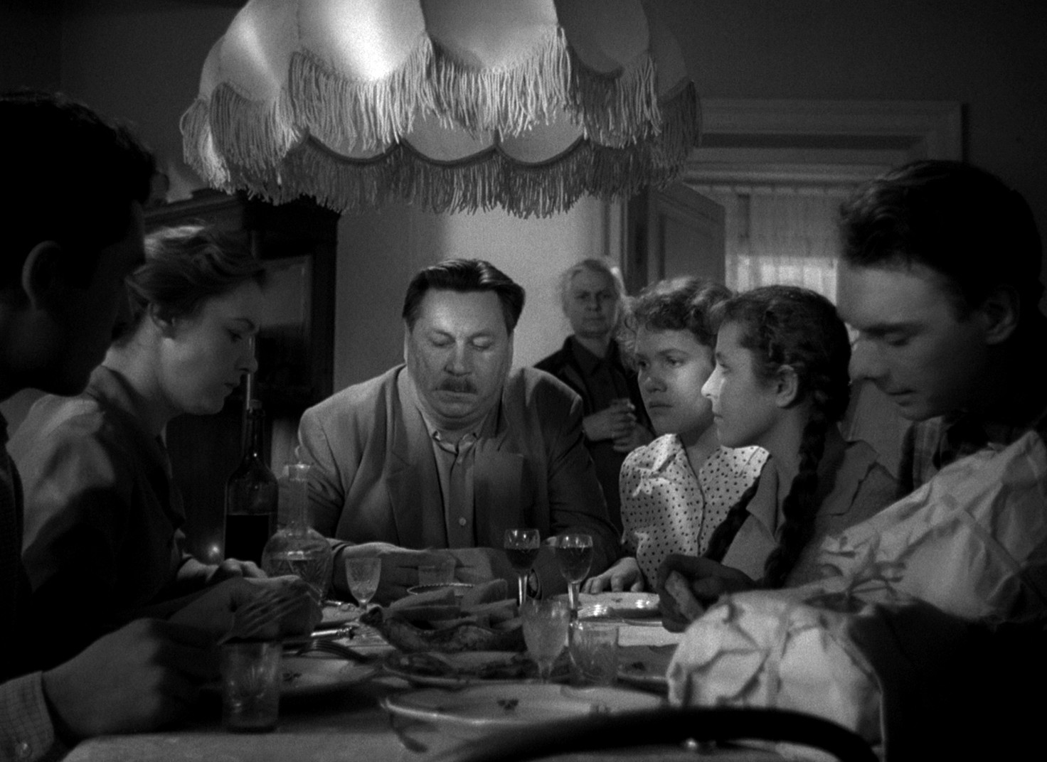 The Cranes Are Flying (1957) —  shot,  lighting