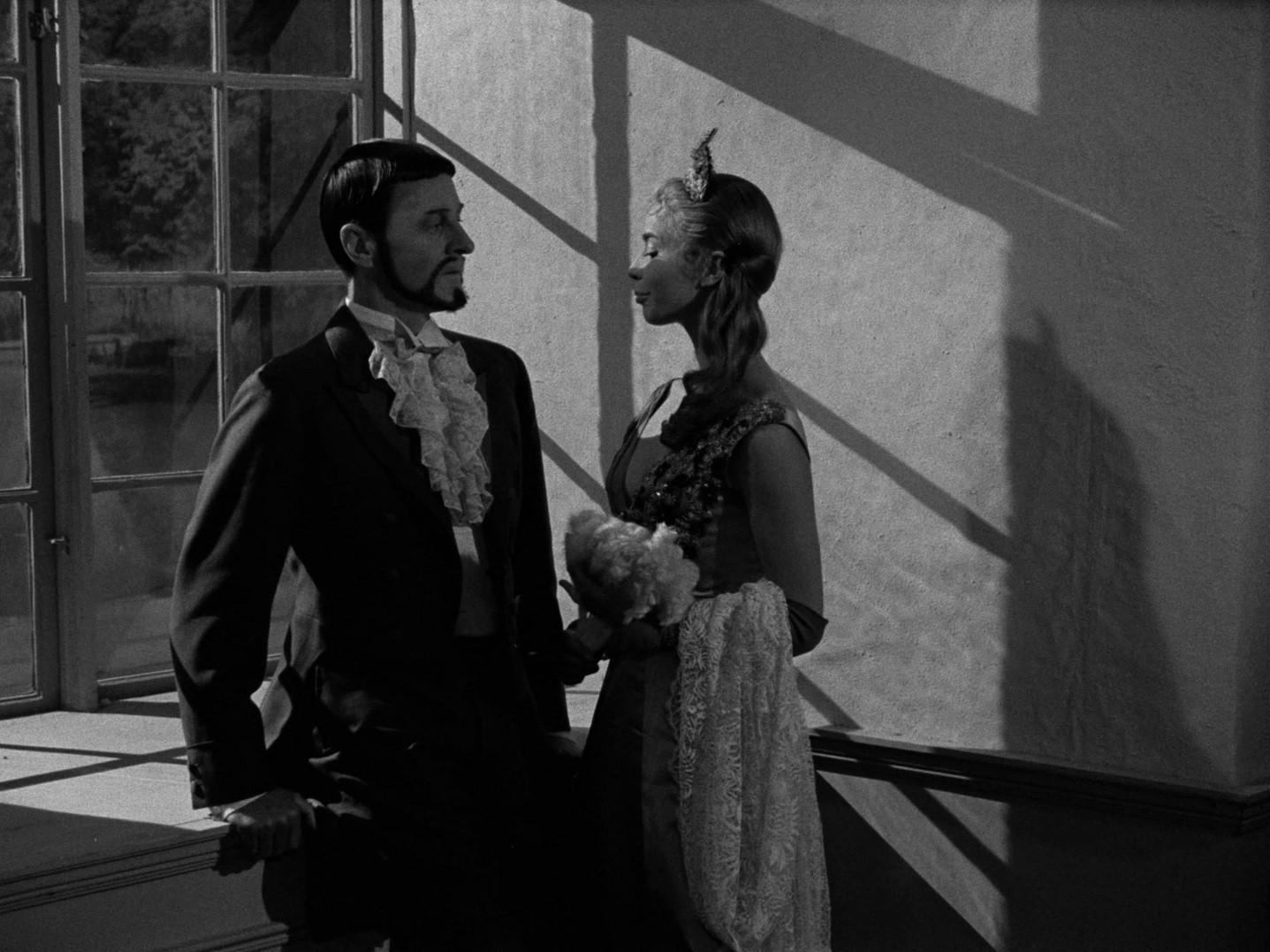 Smiles of a Summer Night (1955) —  shot,  lighting