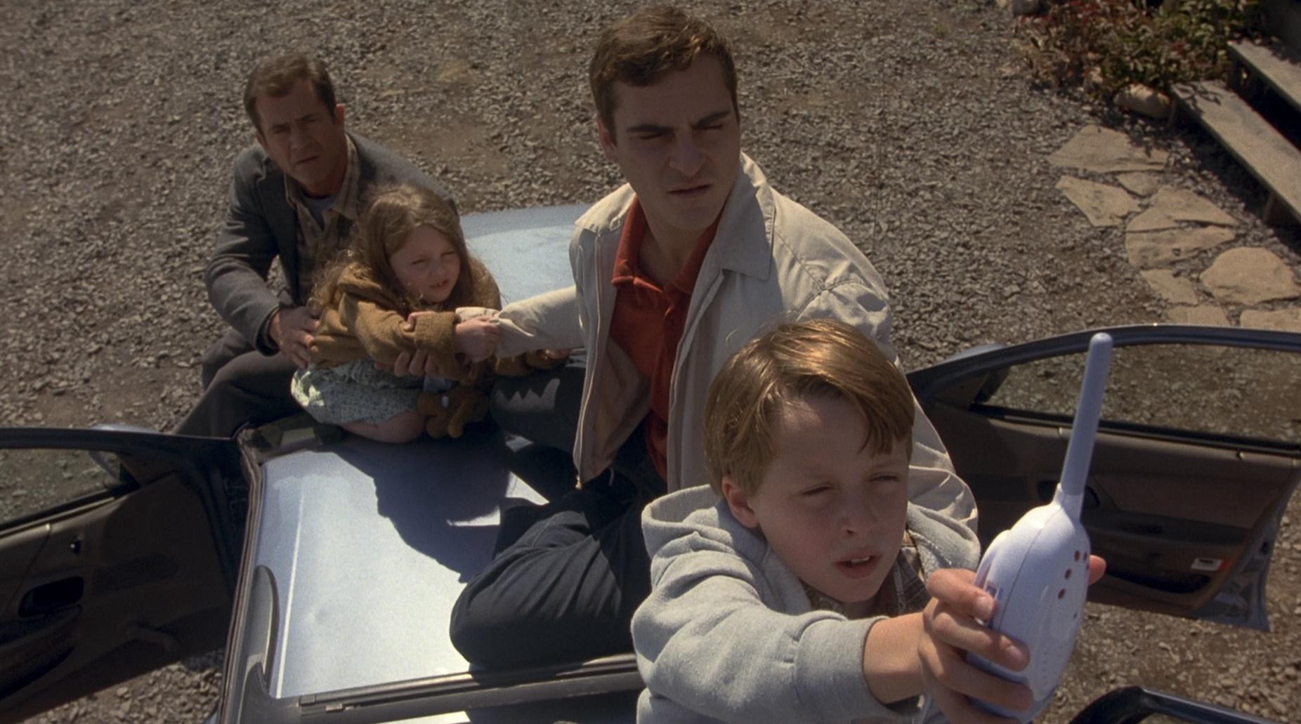 Signs (2002) —  shot,  lighting