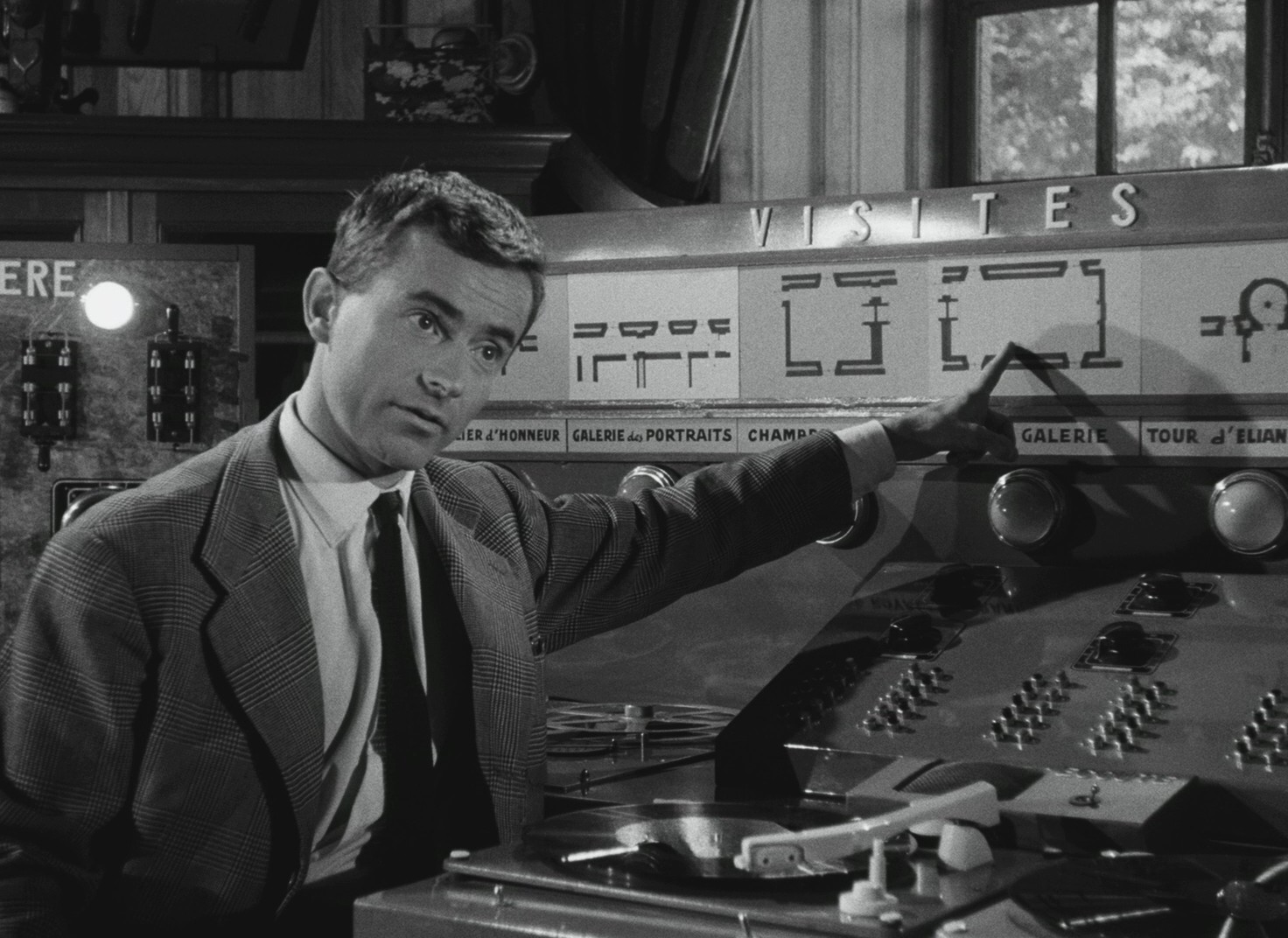 Spotlight on a Murderer (1961) —  shot,  lighting