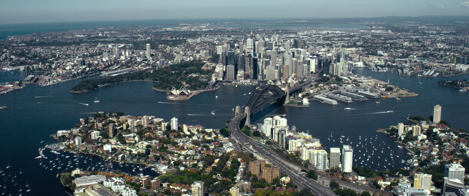 Mechanic: Resurrection (2016) —  shot,  lighting