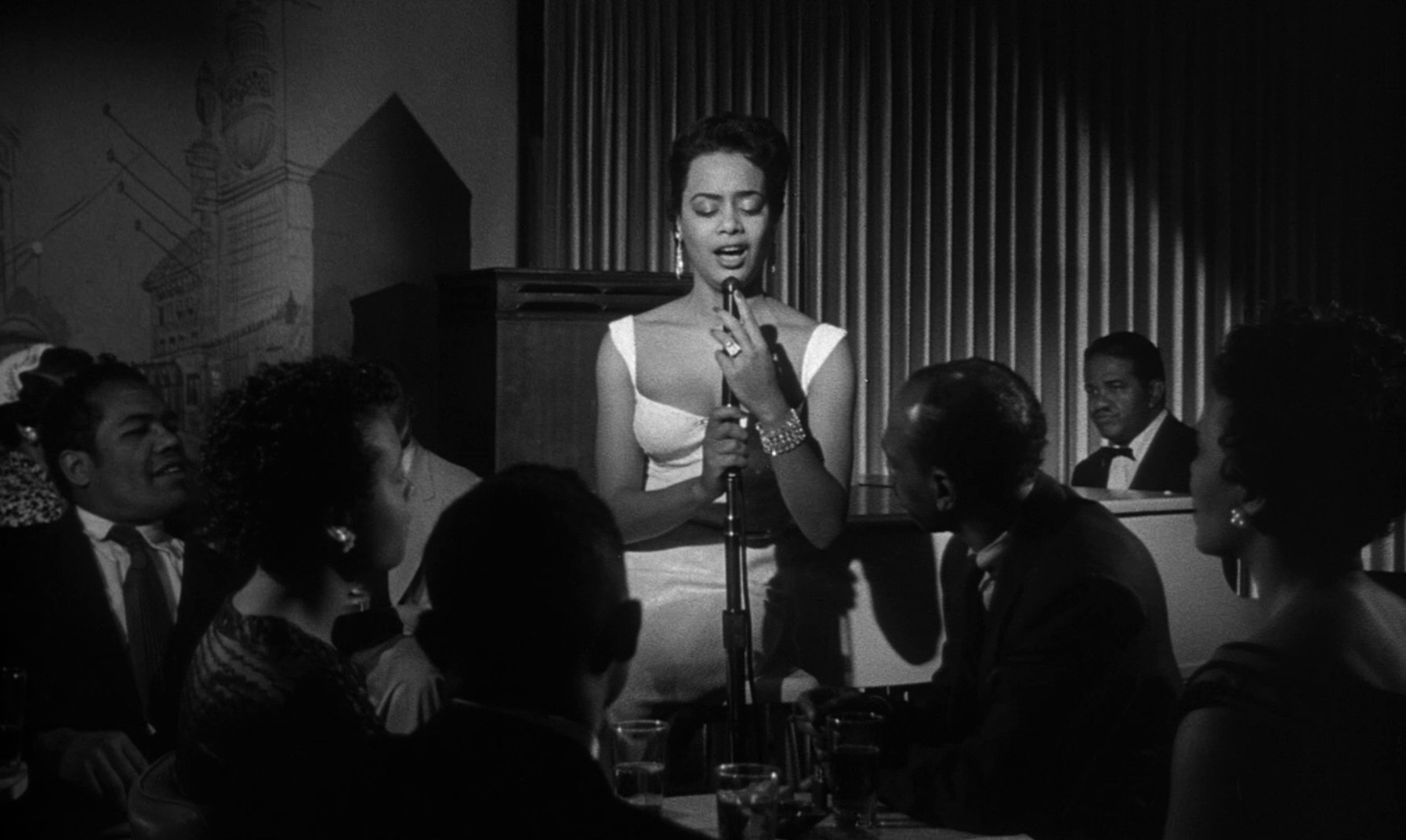 Kiss Me Deadly (1955) —  shot,  lighting