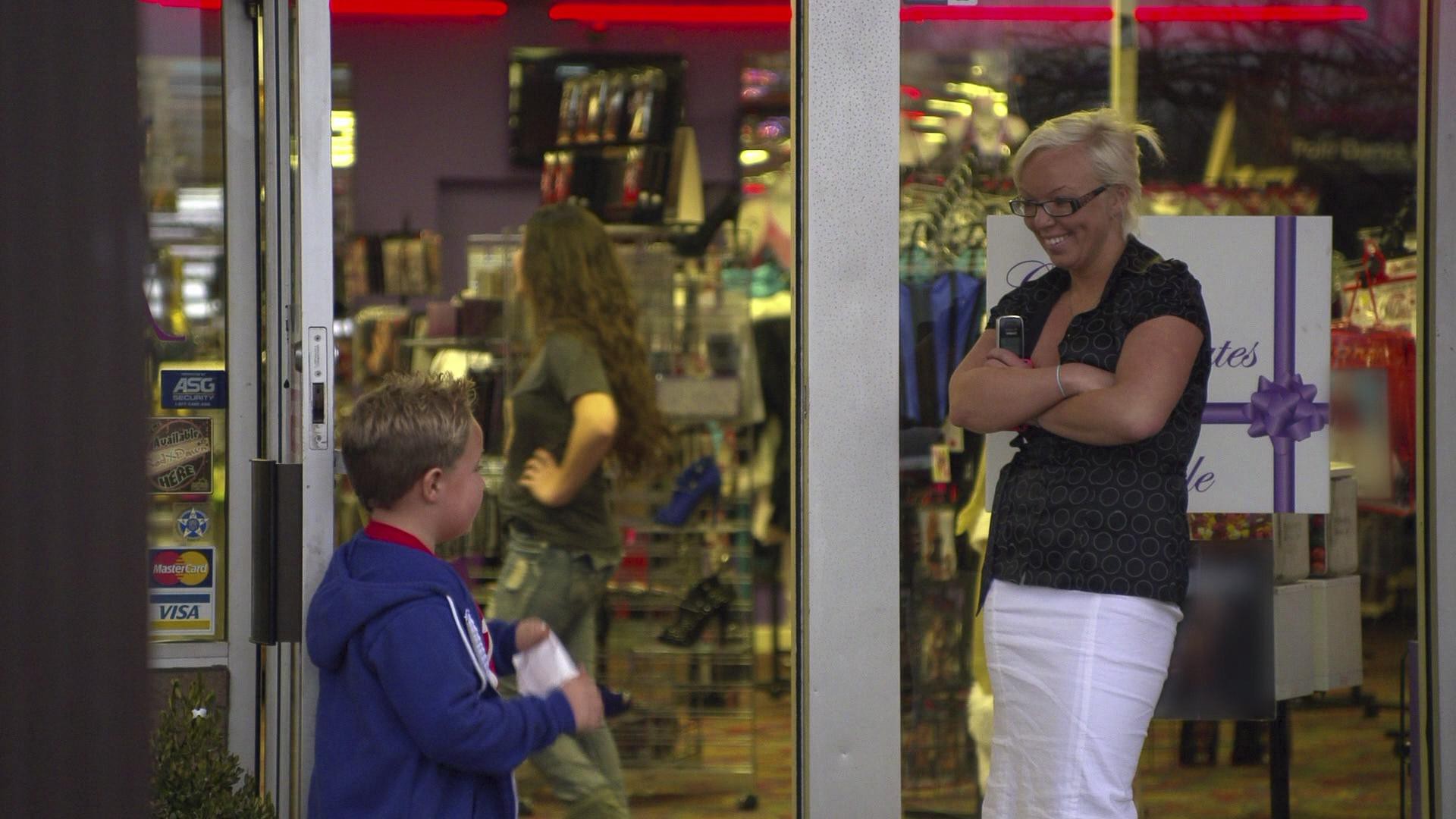 Jackass Presents: Bad Grandpa (2013) —  shot,  lighting