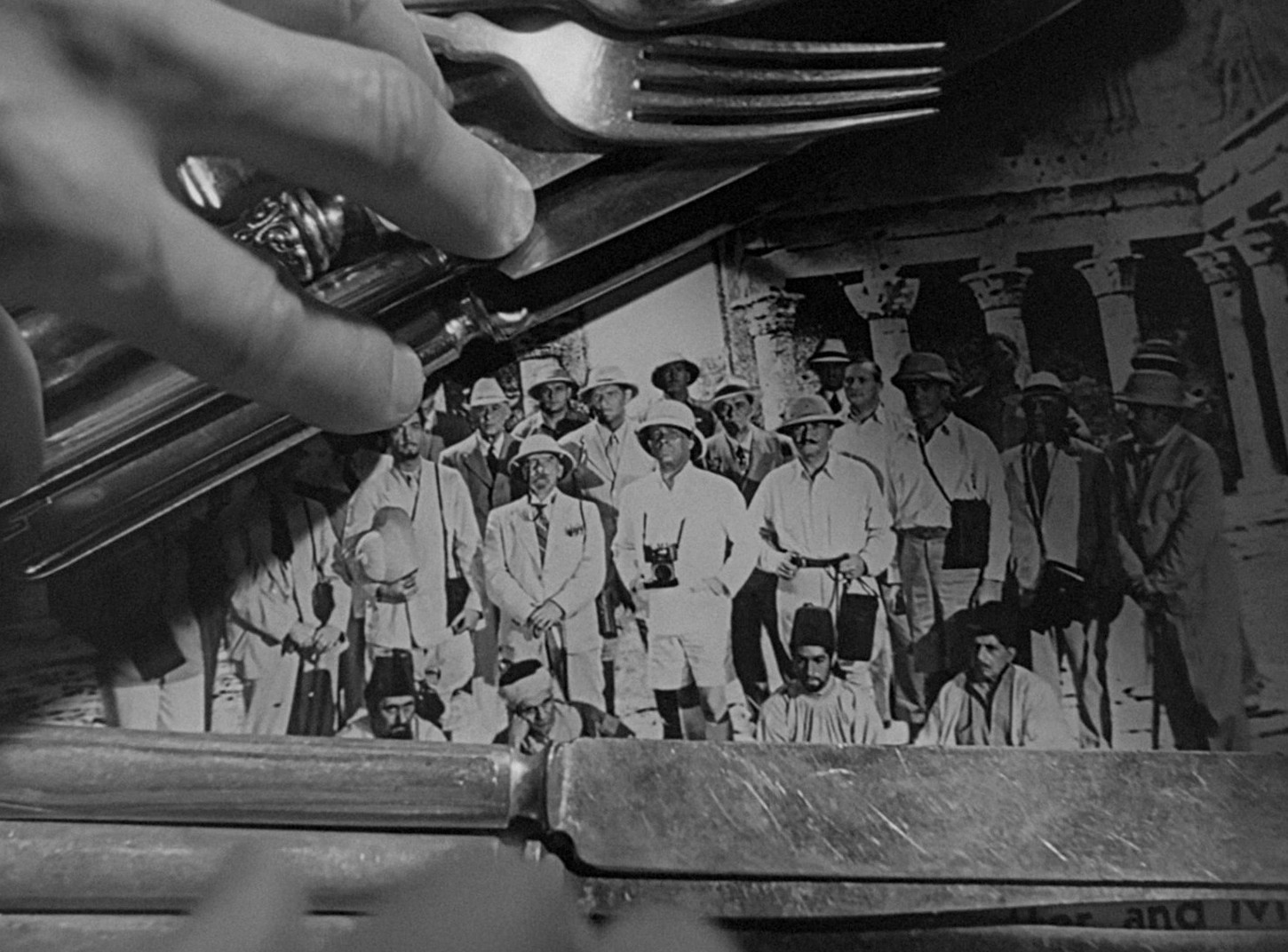 Five Graves to Cairo (1943) —  shot,  lighting