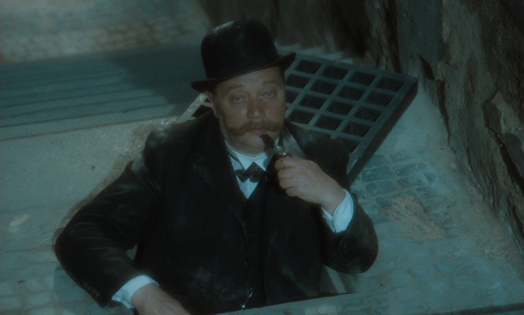 Adela Has Not Had Supper Yet (1978) —  shot,  lighting