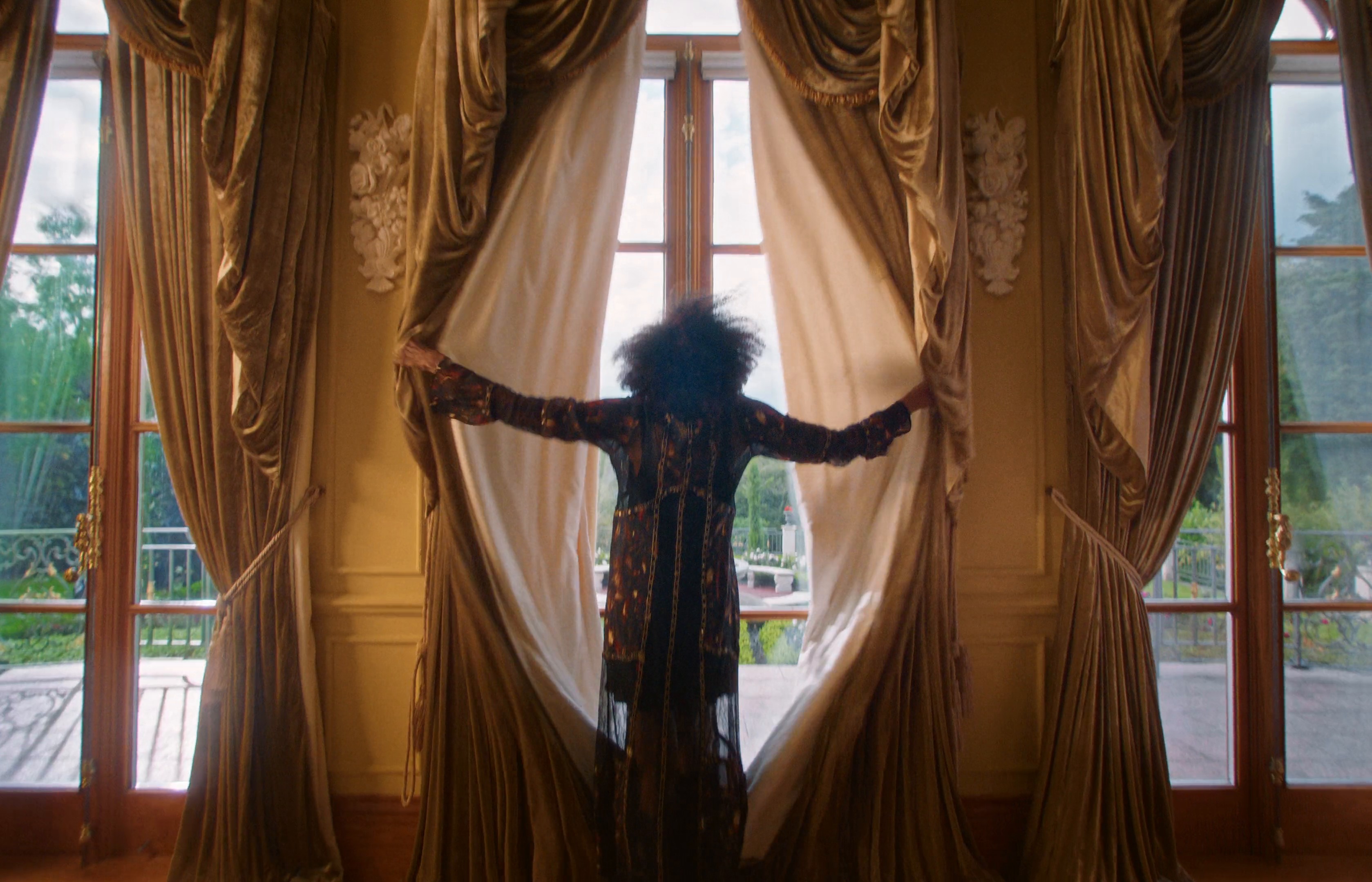 House of Flamingo (DC) - Very (2024) —  shot,  lighting