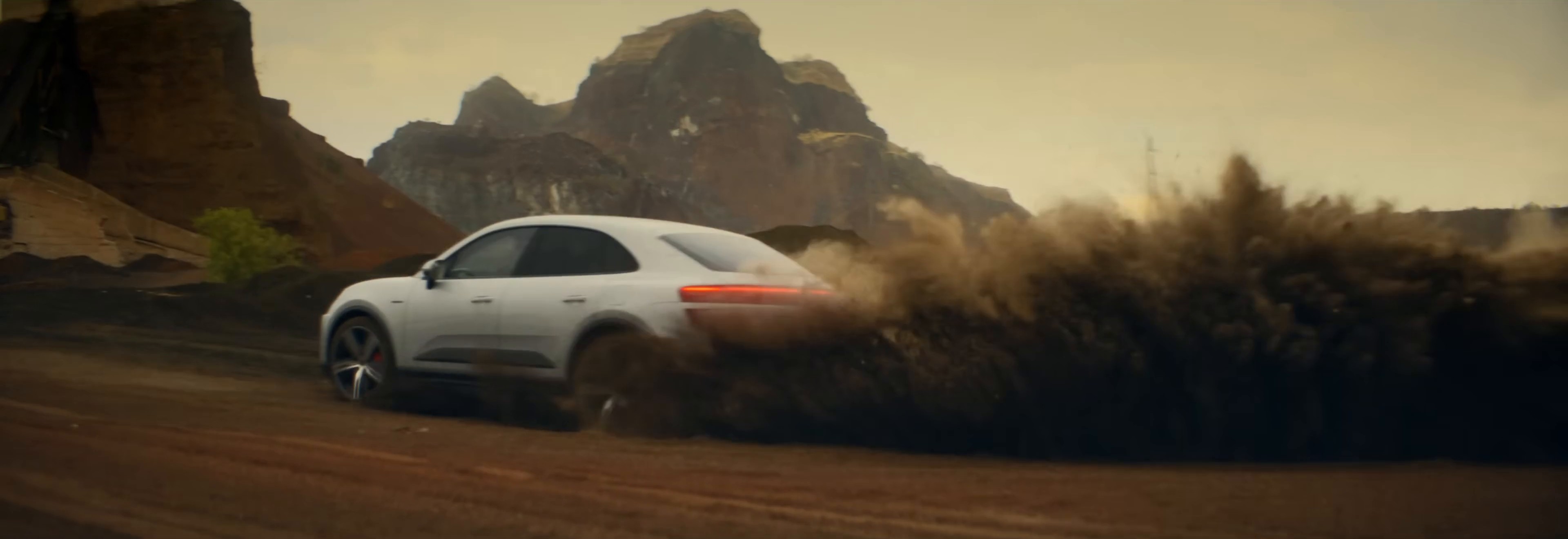 Dua Lipa x Porsche "MACAN - Dream project" (2024) —  shot,  lighting