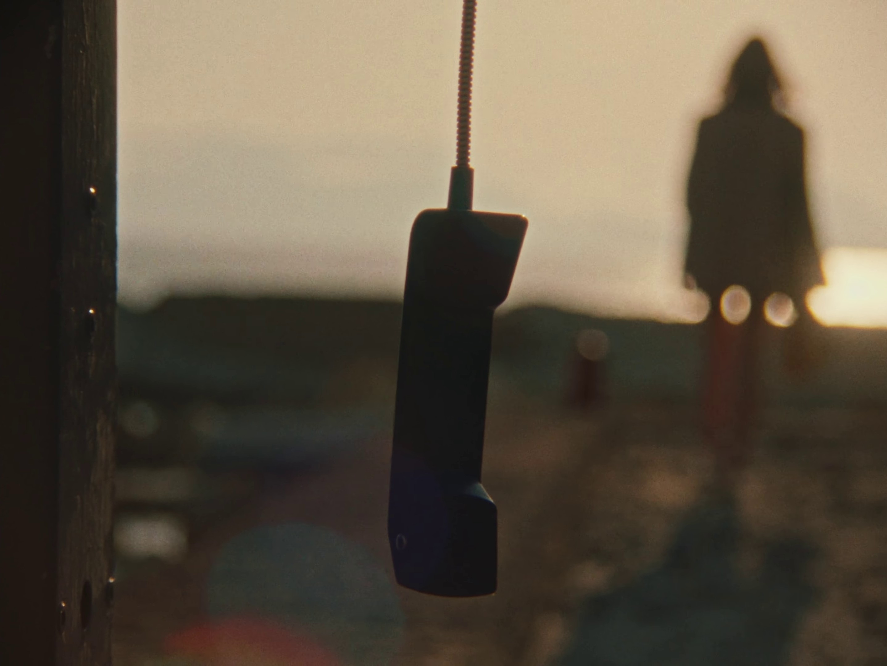 Piove in discoteca (2022) —  shot,  lighting