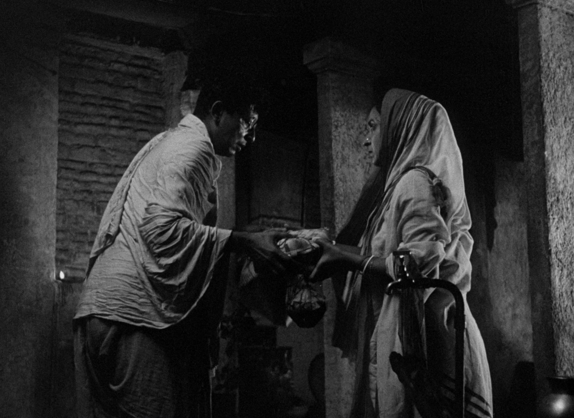 Aparajito (1956) —  shot,  lighting