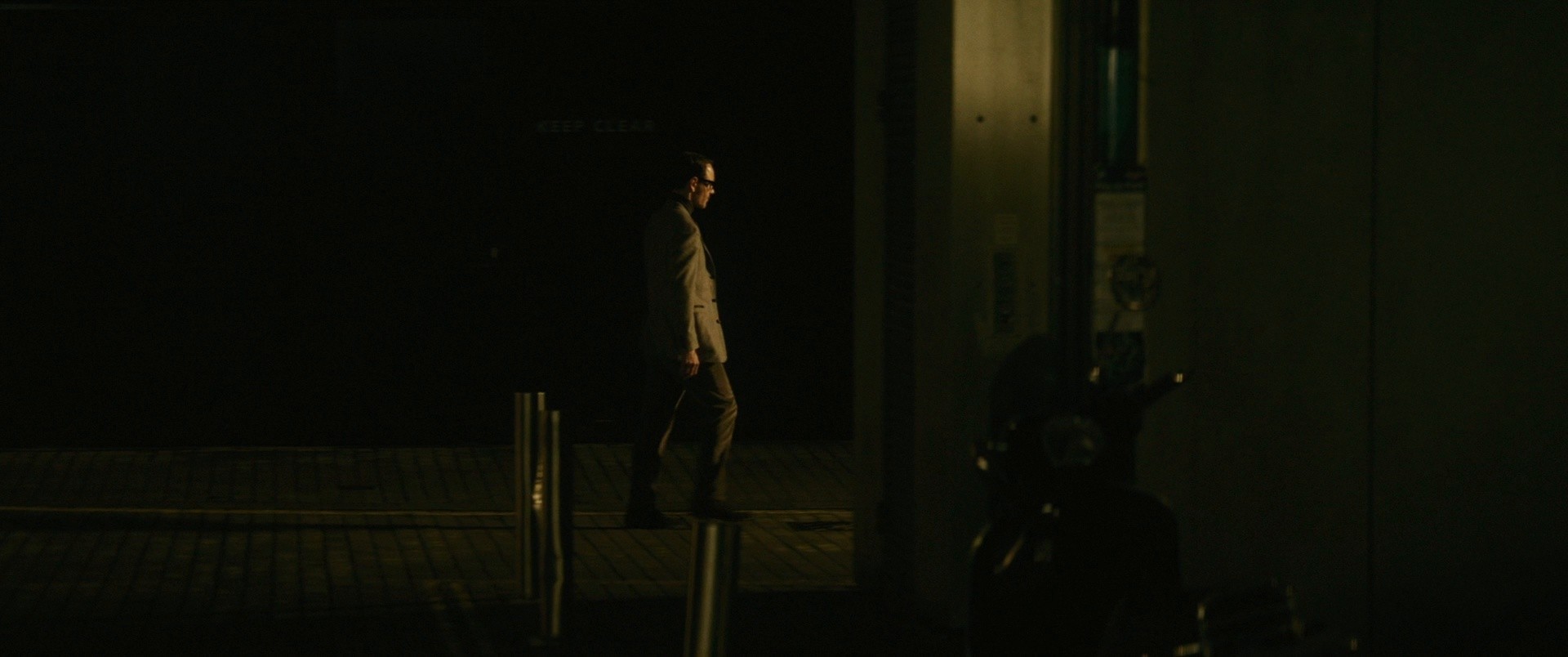 Black Bag (2025) —  shot,  lighting