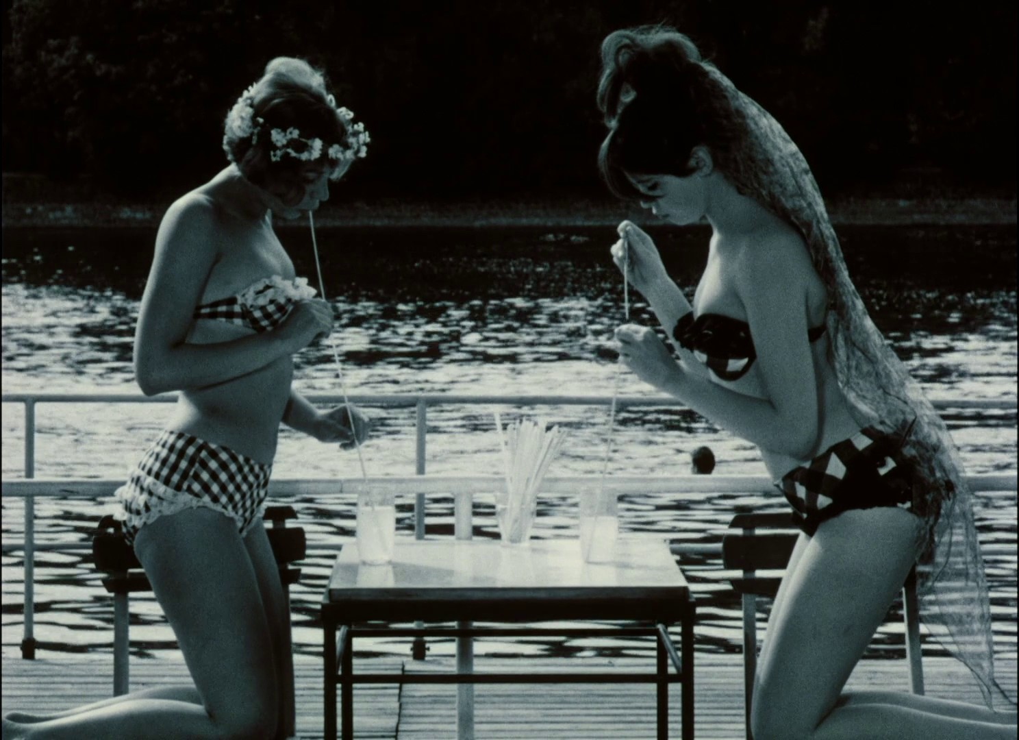 Daisies (1966) —  shot,  lighting