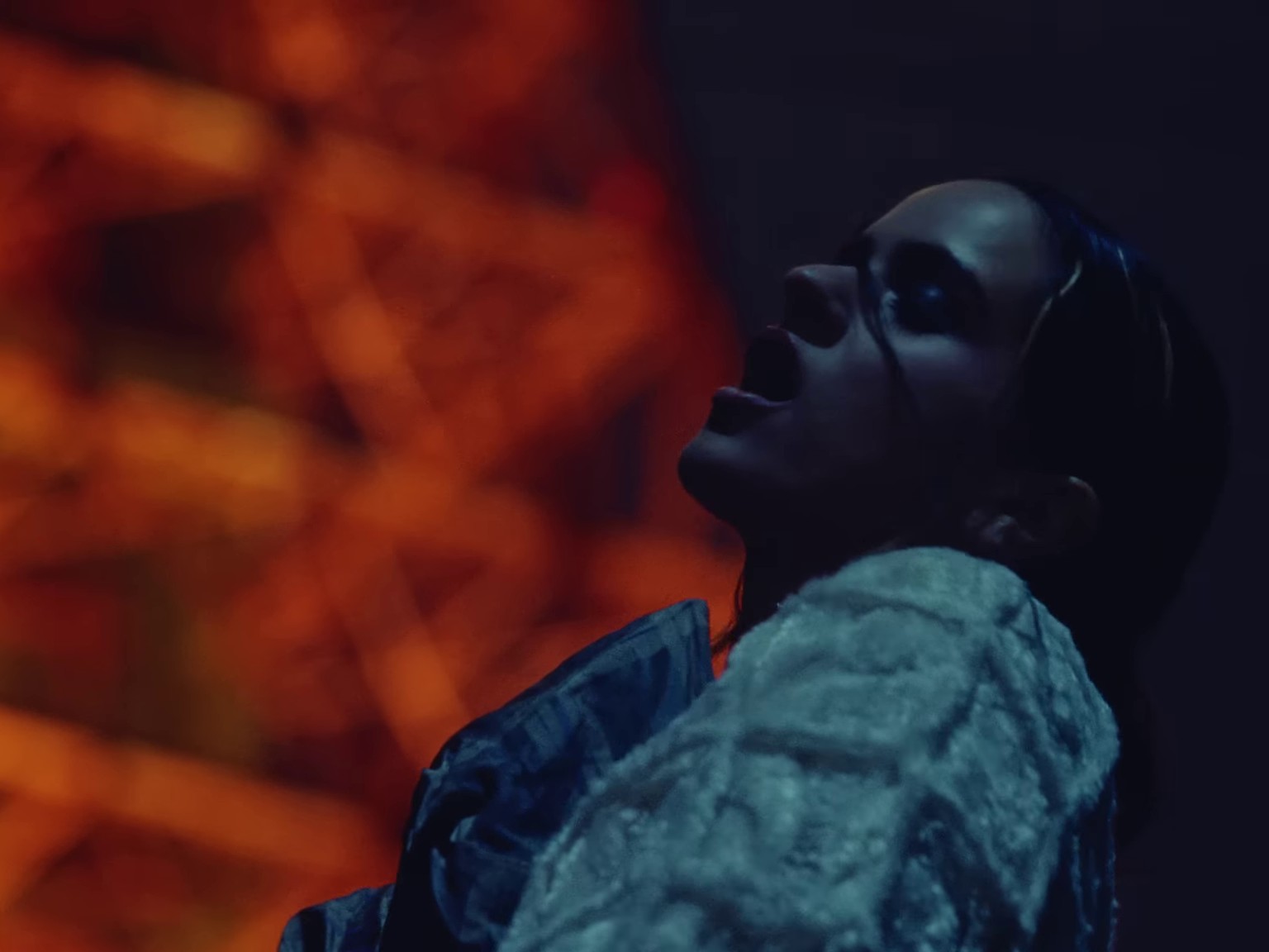 Tuya (2023) —  shot,  lighting