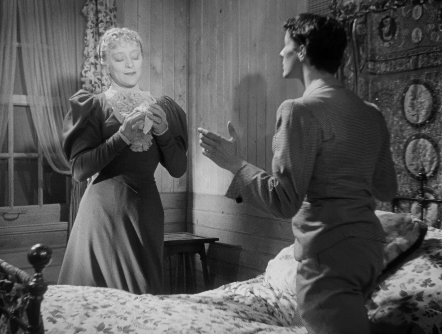 Bizarre, Bizarre (1937) —  shot,  lighting