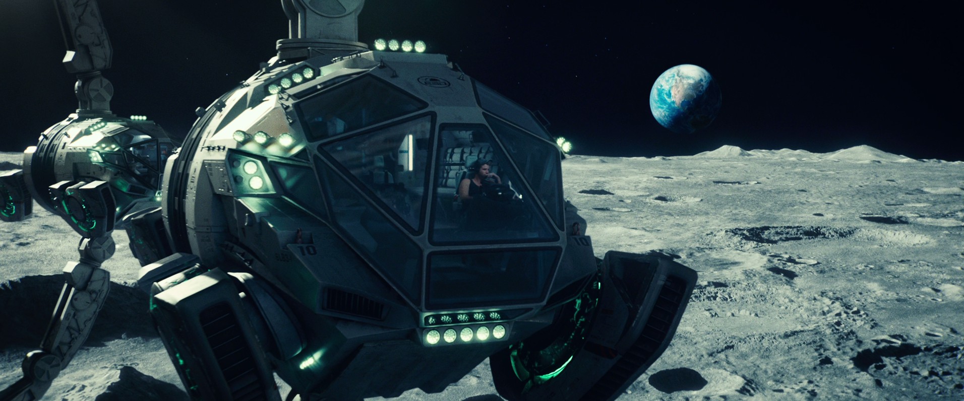 Independence Day: Resurgence (2016) —  shot,  lighting