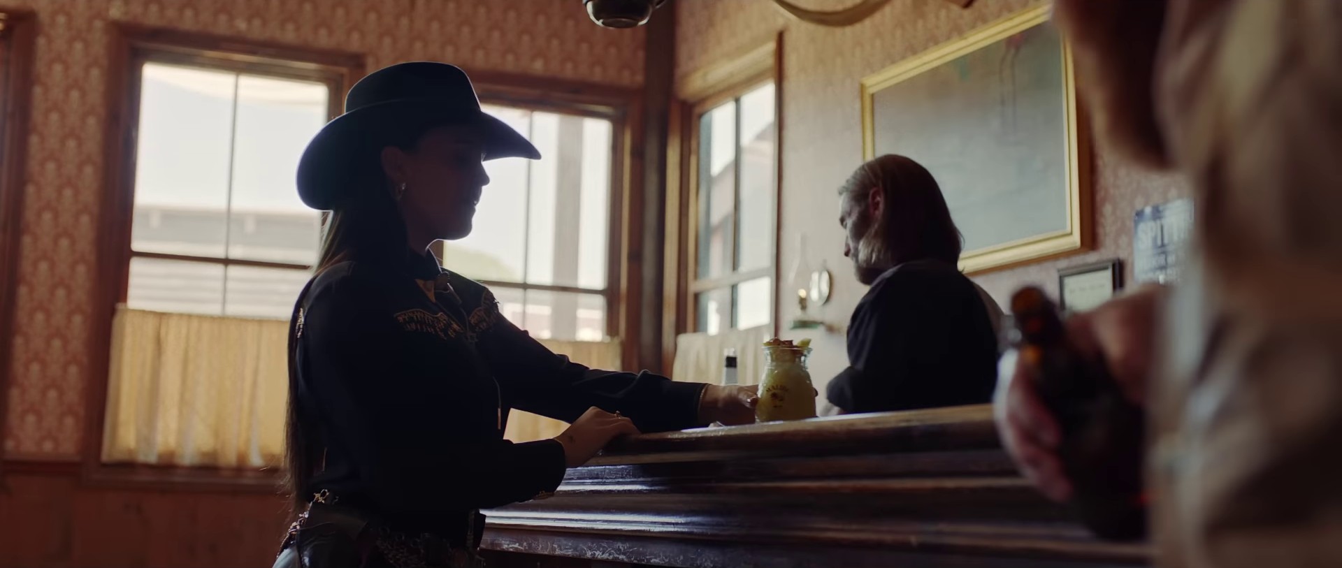 Unhealthy (2023) —  shot,  lighting