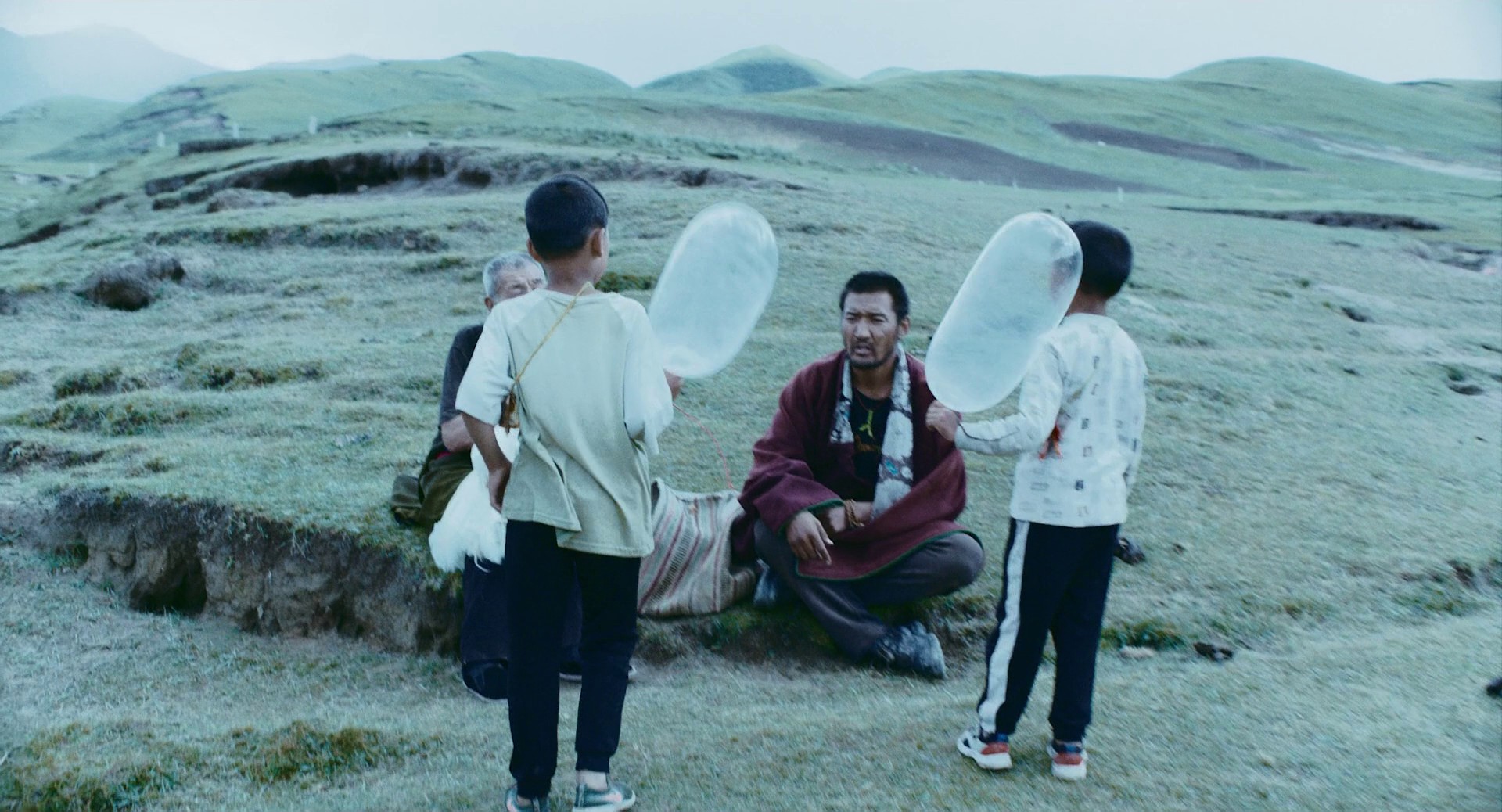 Balloon (2019) —  shot,  lighting