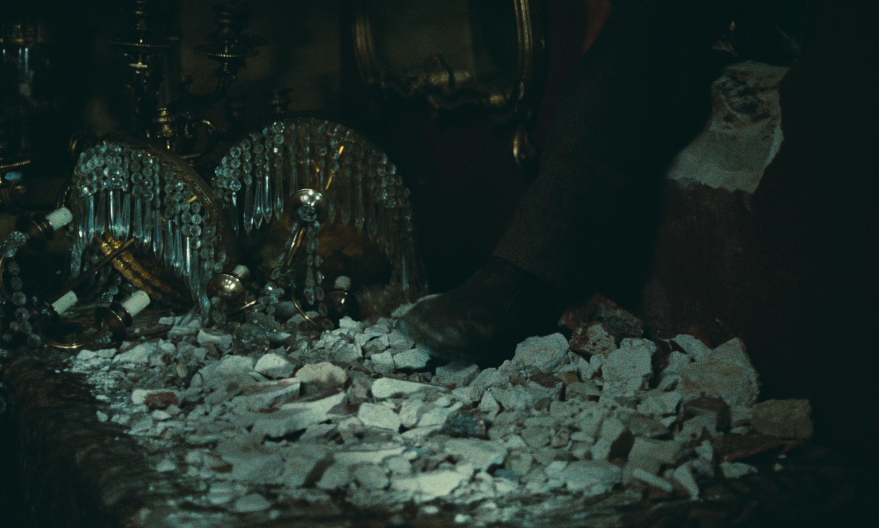 Un nuage entre les dents (1974) —  shot,  lighting