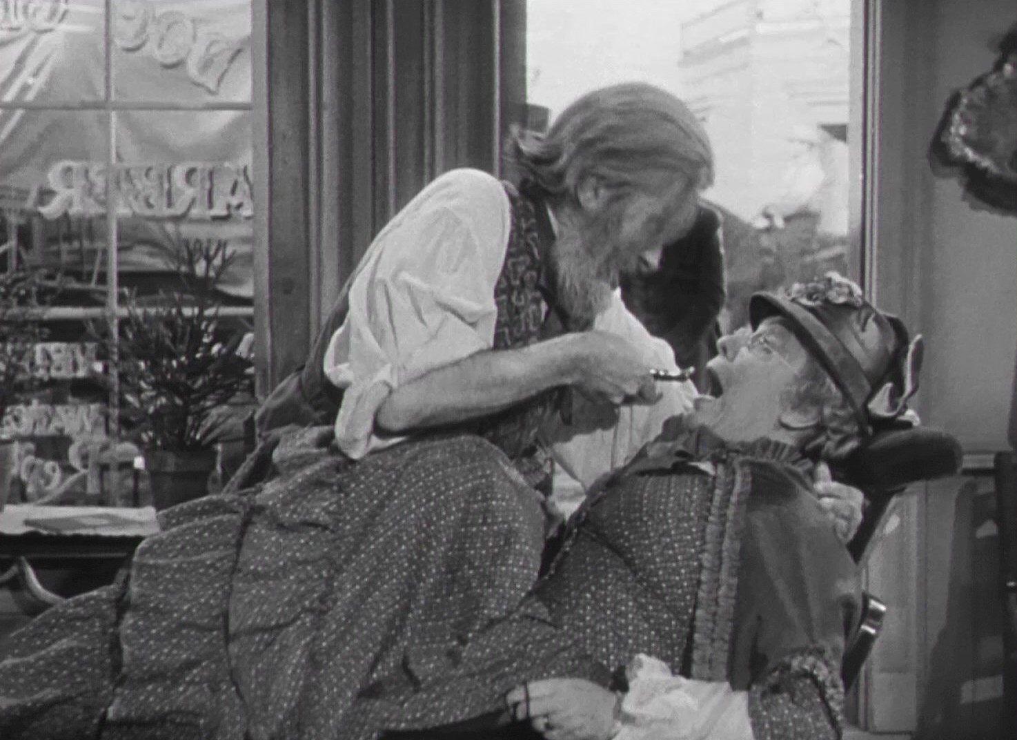 Dark Command (1940) —  shot,  lighting