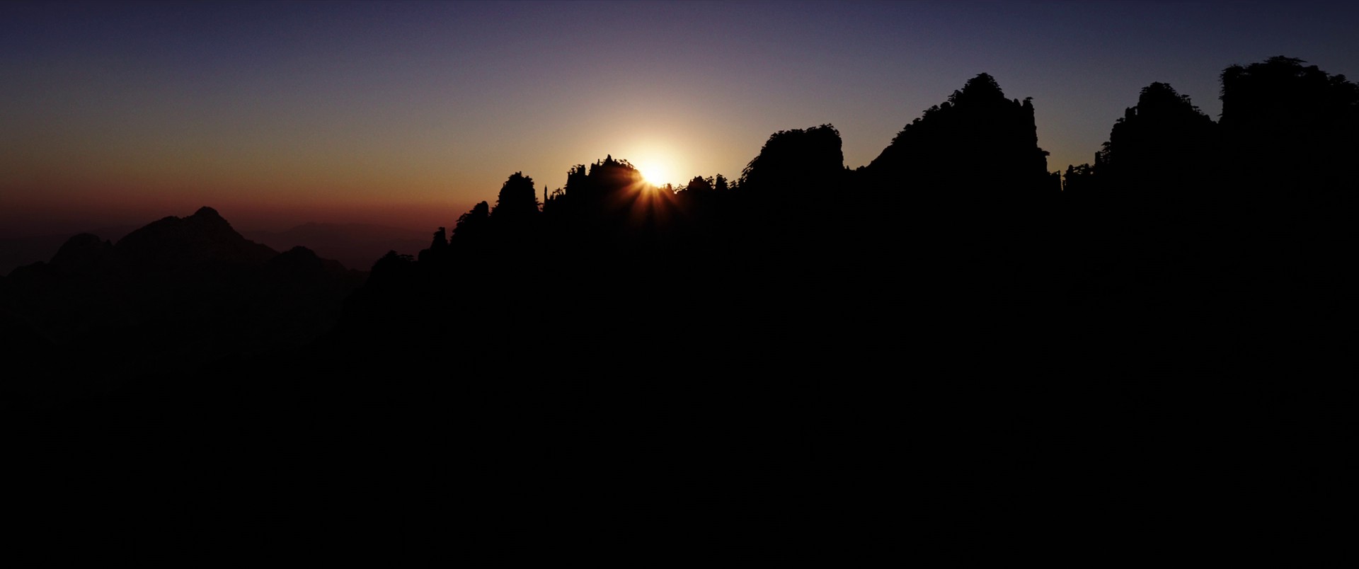 Mulan (2020) —  shot,  lighting