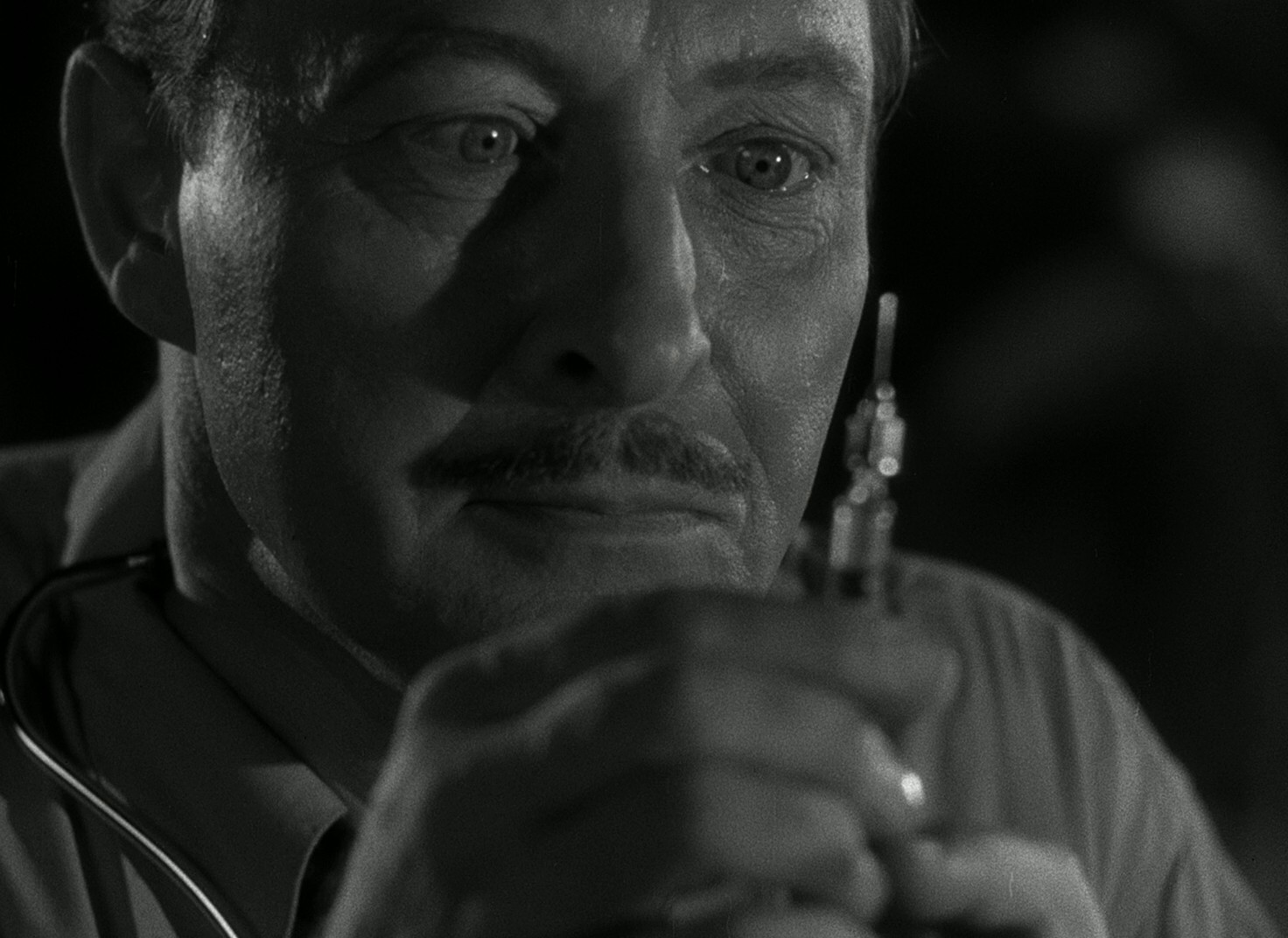 The Mad Doctor of Market Street (1942) —  shot,  lighting