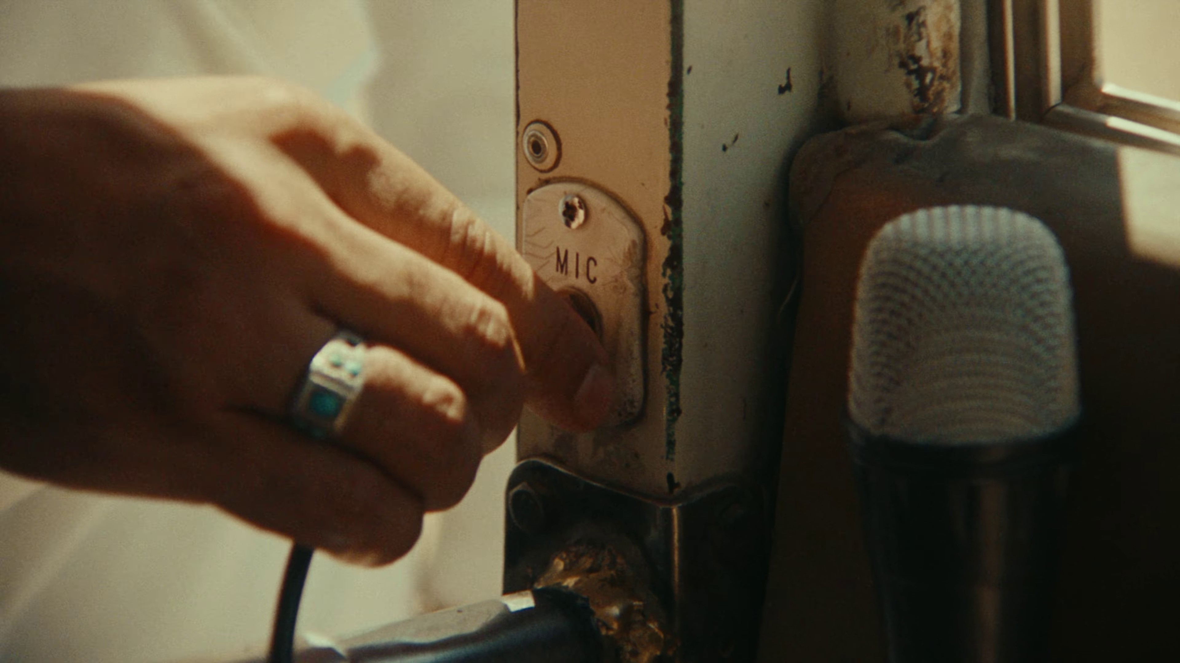 Zo (2023) —  shot,  lighting