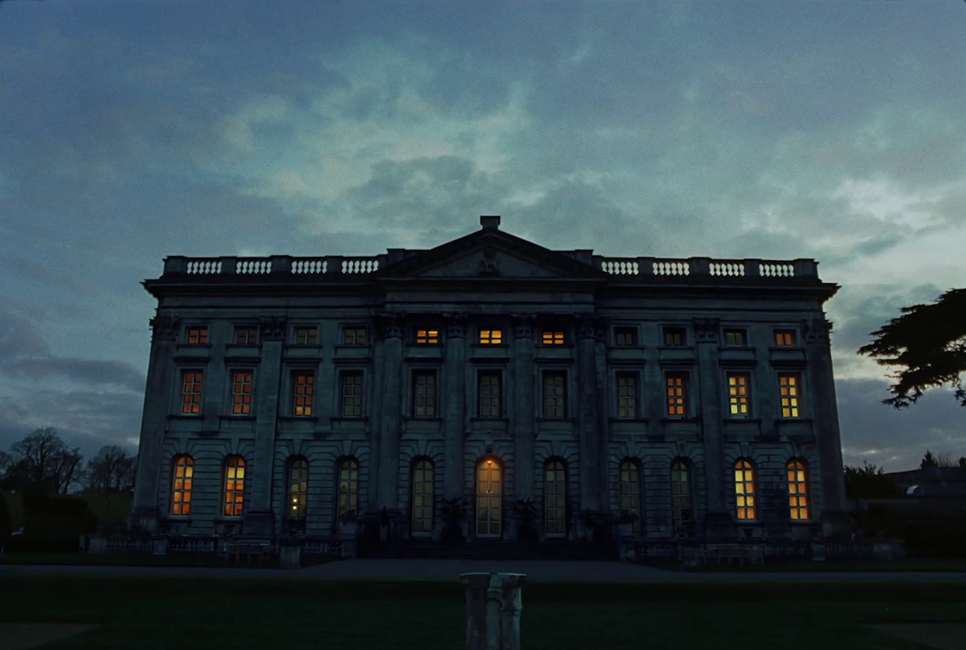 Toy (2018) —  shot,  lighting