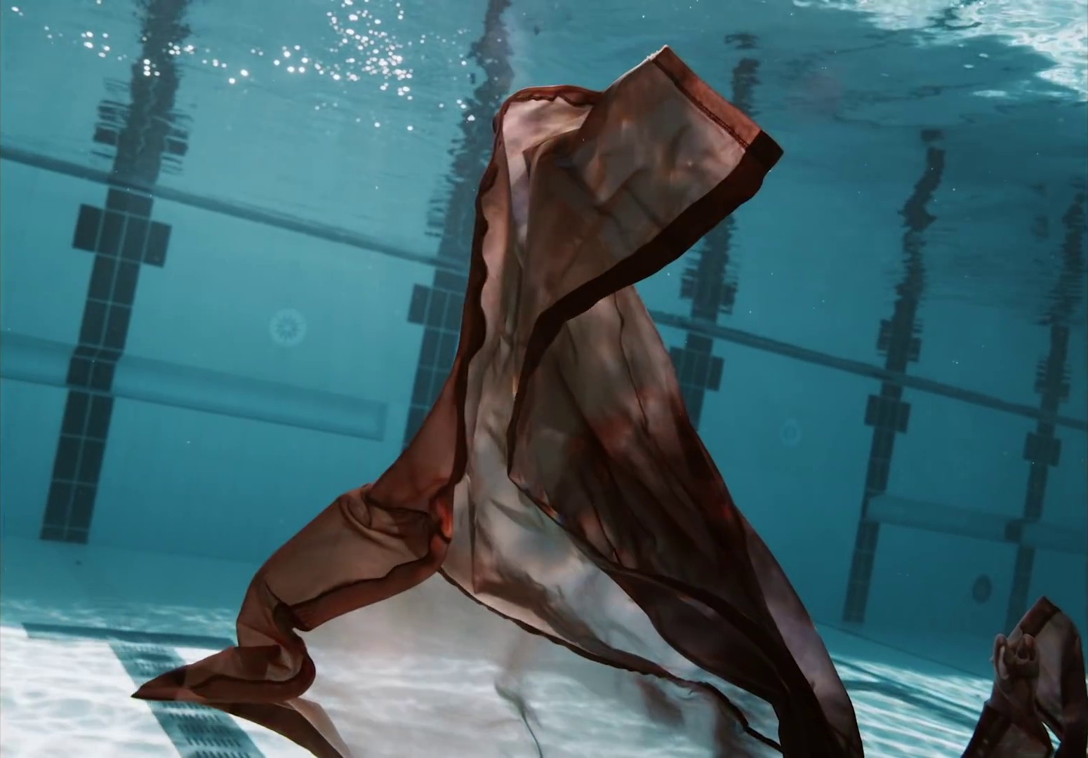 Caroline (2020) —  shot,  lighting