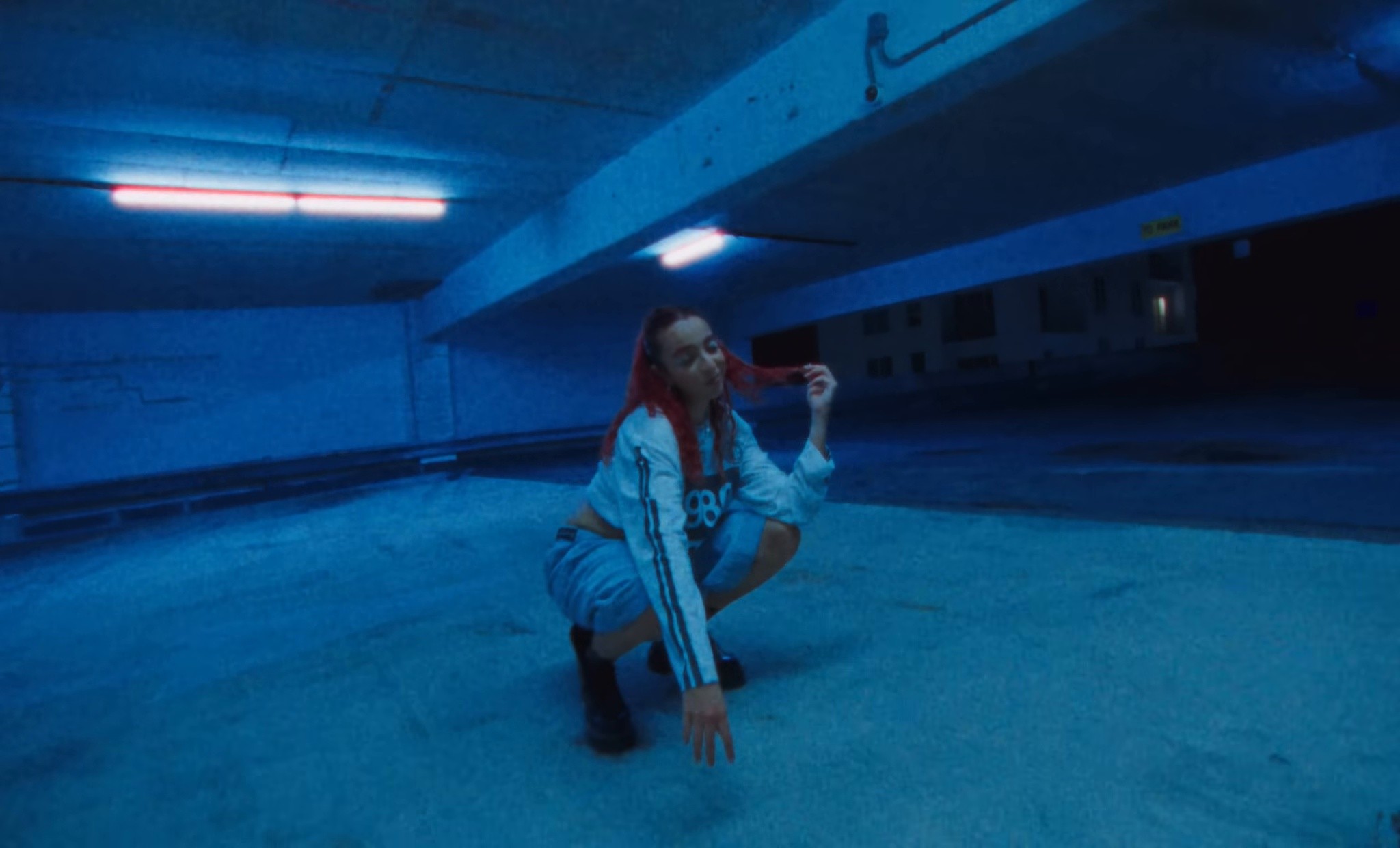 Cobro (2024) —  shot,  lighting