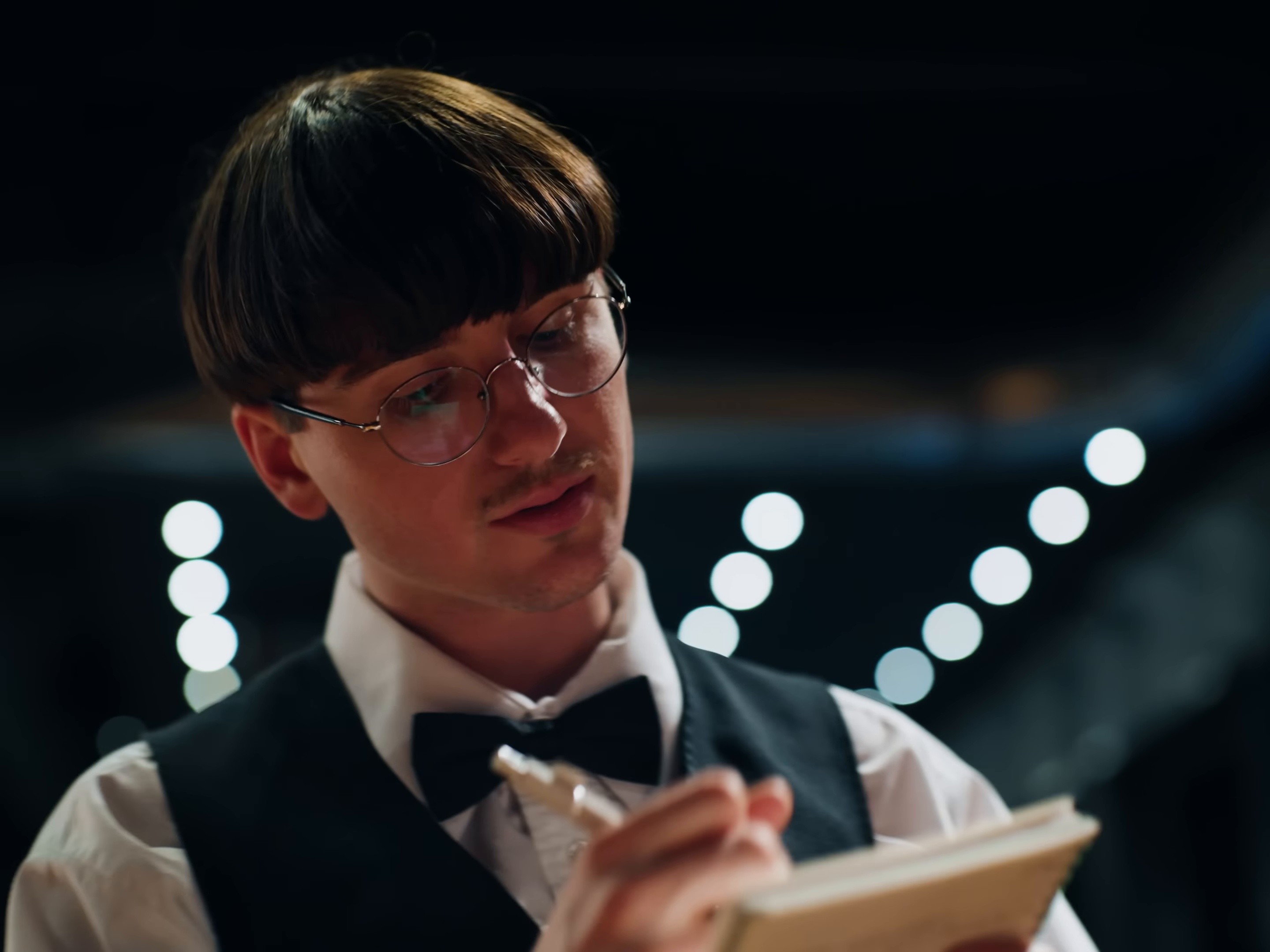 Honnêtement (2025) —  shot,  lighting