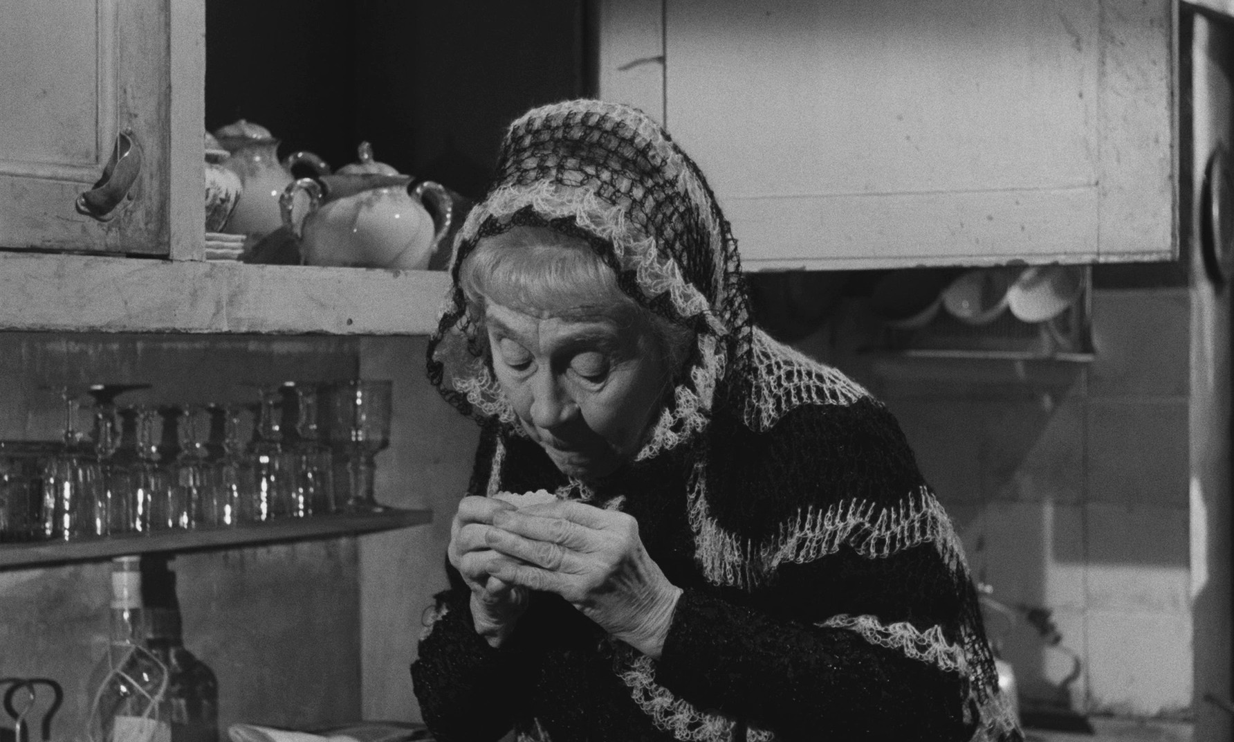 Du mouron pour les petits oiseaux (1963) —  shot,  lighting