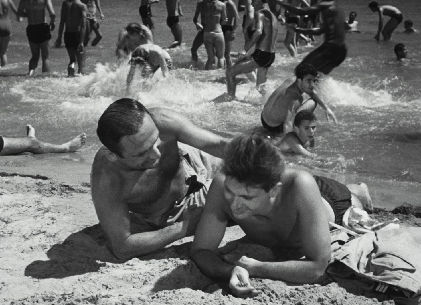 Normandie - Niémen (1960) —  shot,  lighting