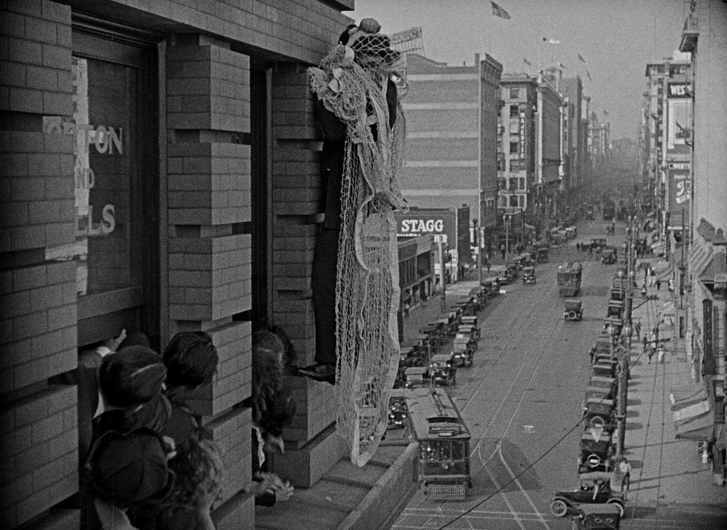 Safety Last! (1923) —  shot,  lighting