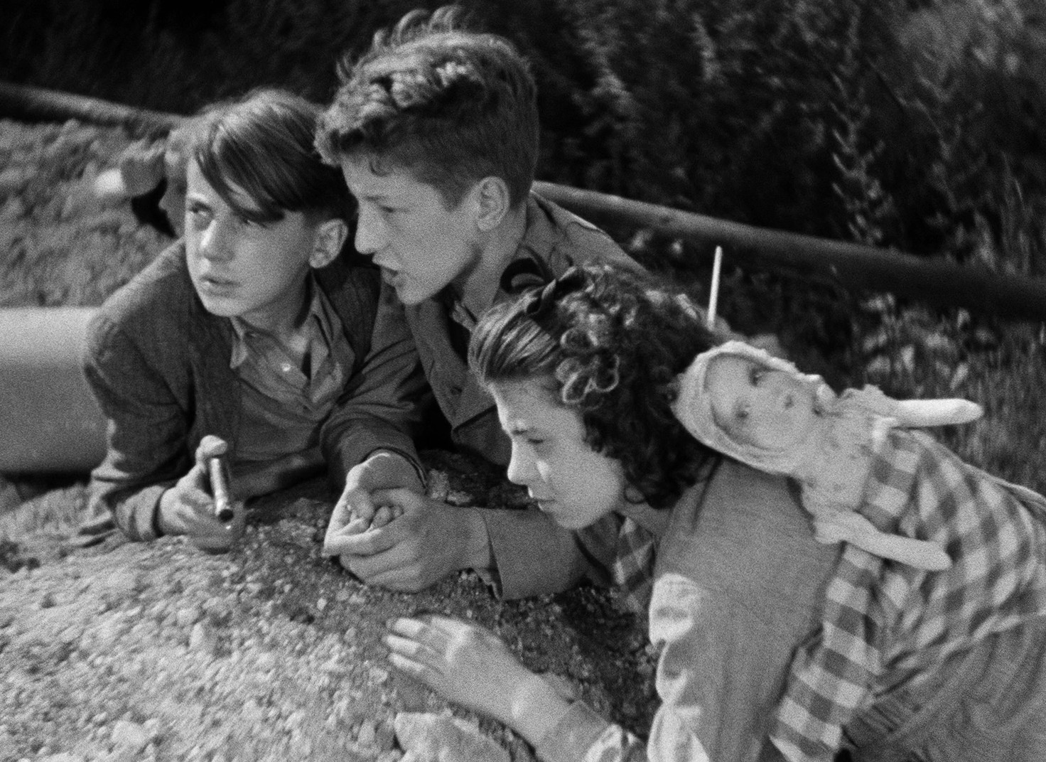 Us Kids (1941) —  shot,  lighting