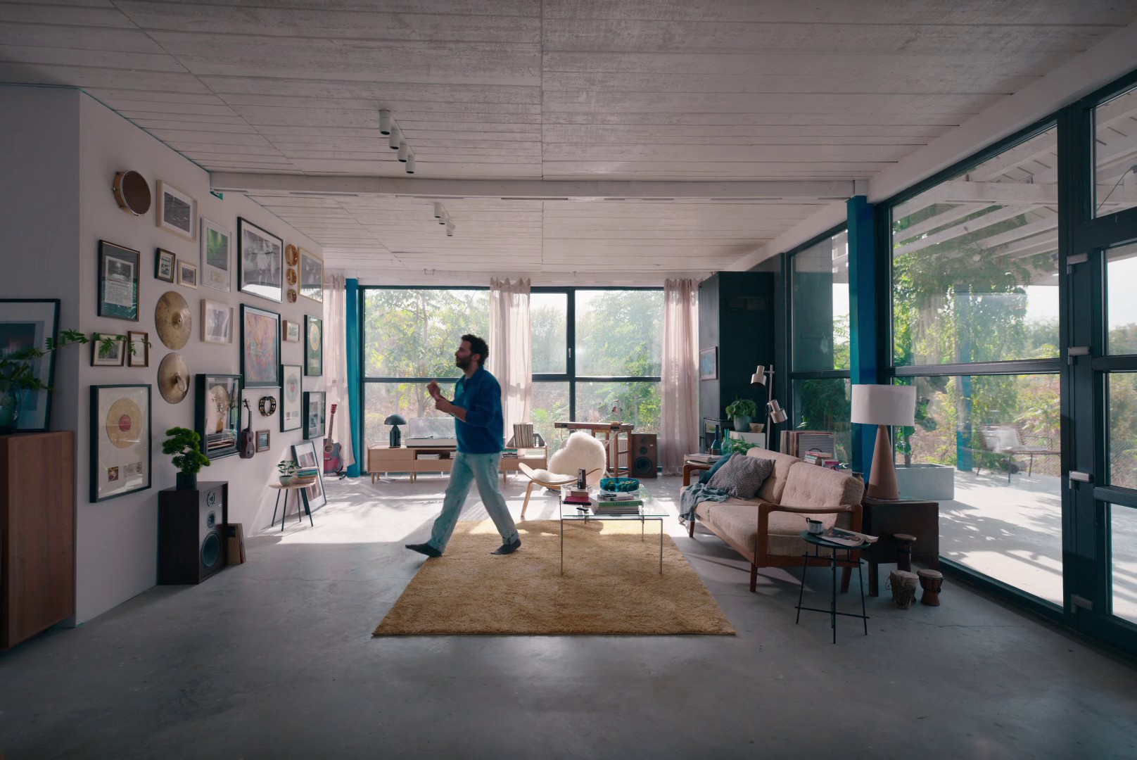 'Tesa - Tadaa' (2024) —  shot,  lighting