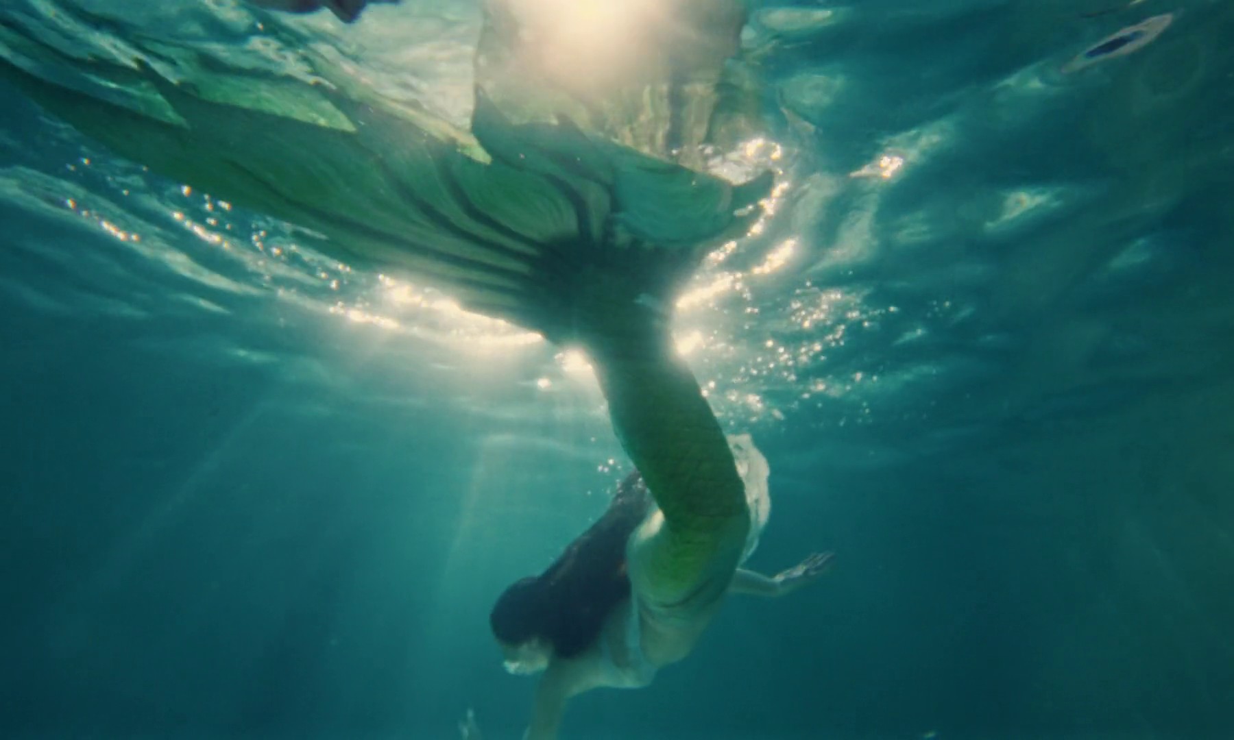 MUCHA DIVERSIÓN (2024) —  shot,  lighting