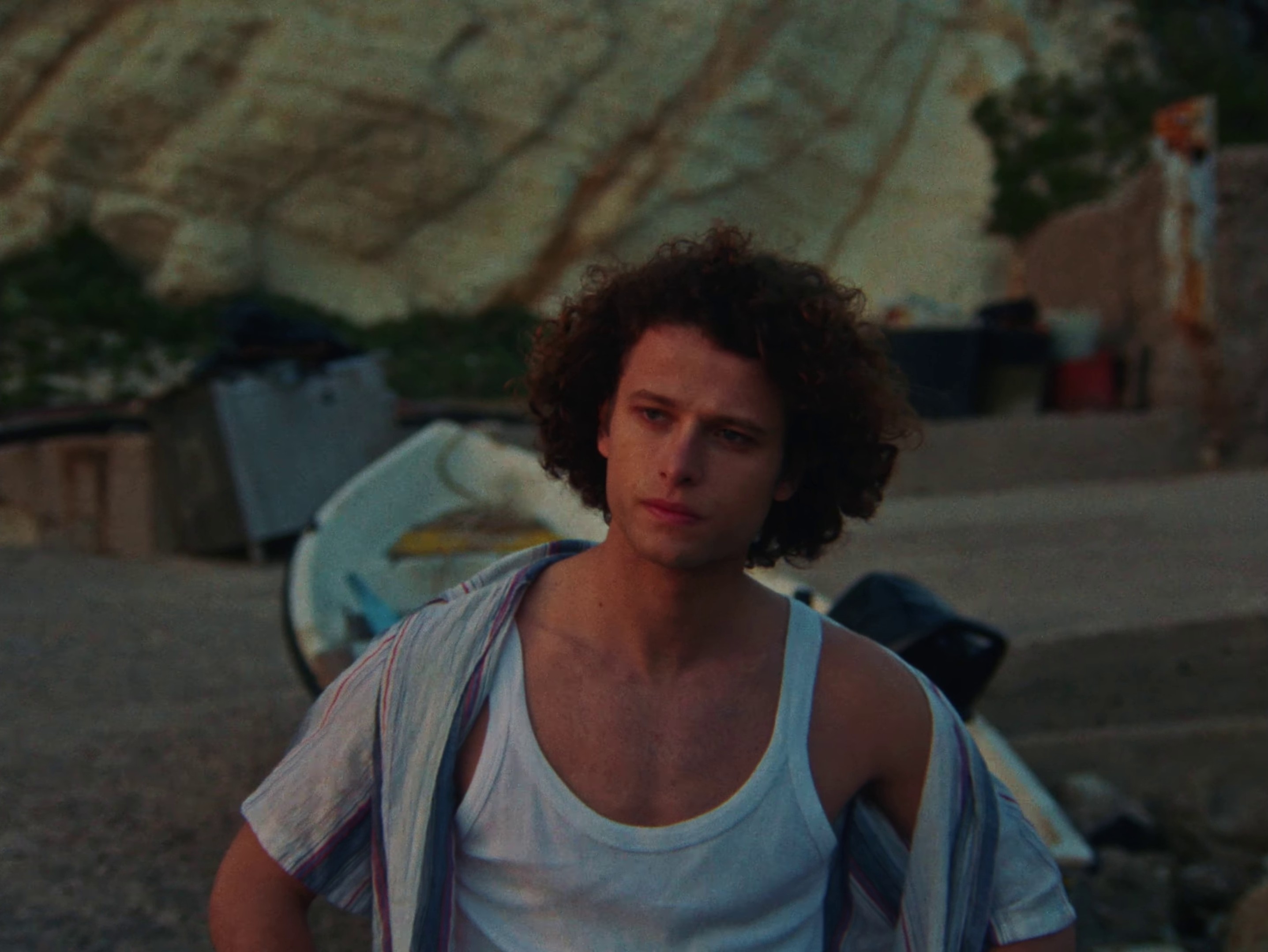 Piove in discoteca (2022) —  shot,  lighting