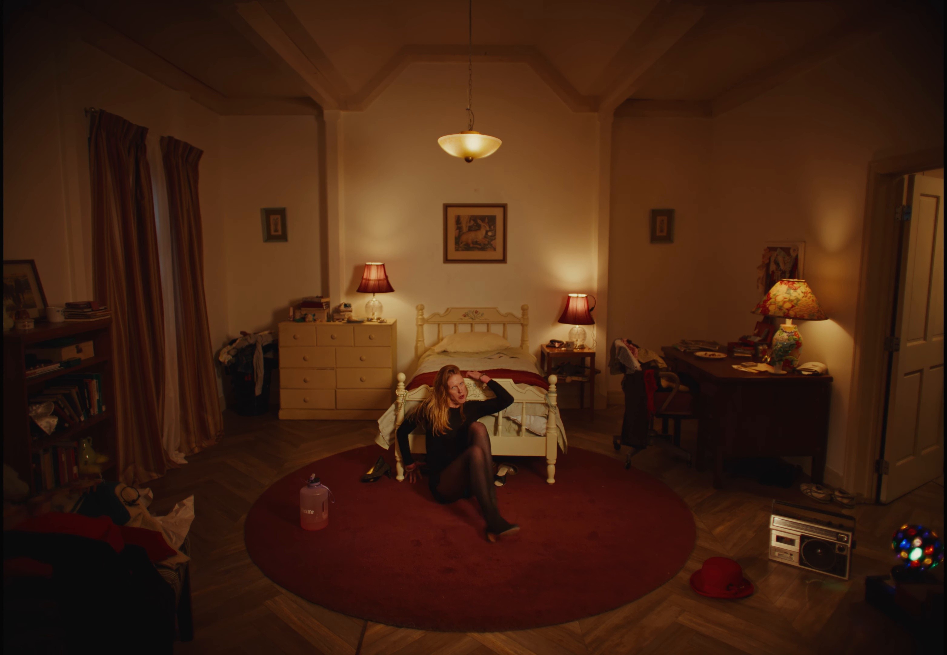 Sue me (2025) —  shot,  lighting