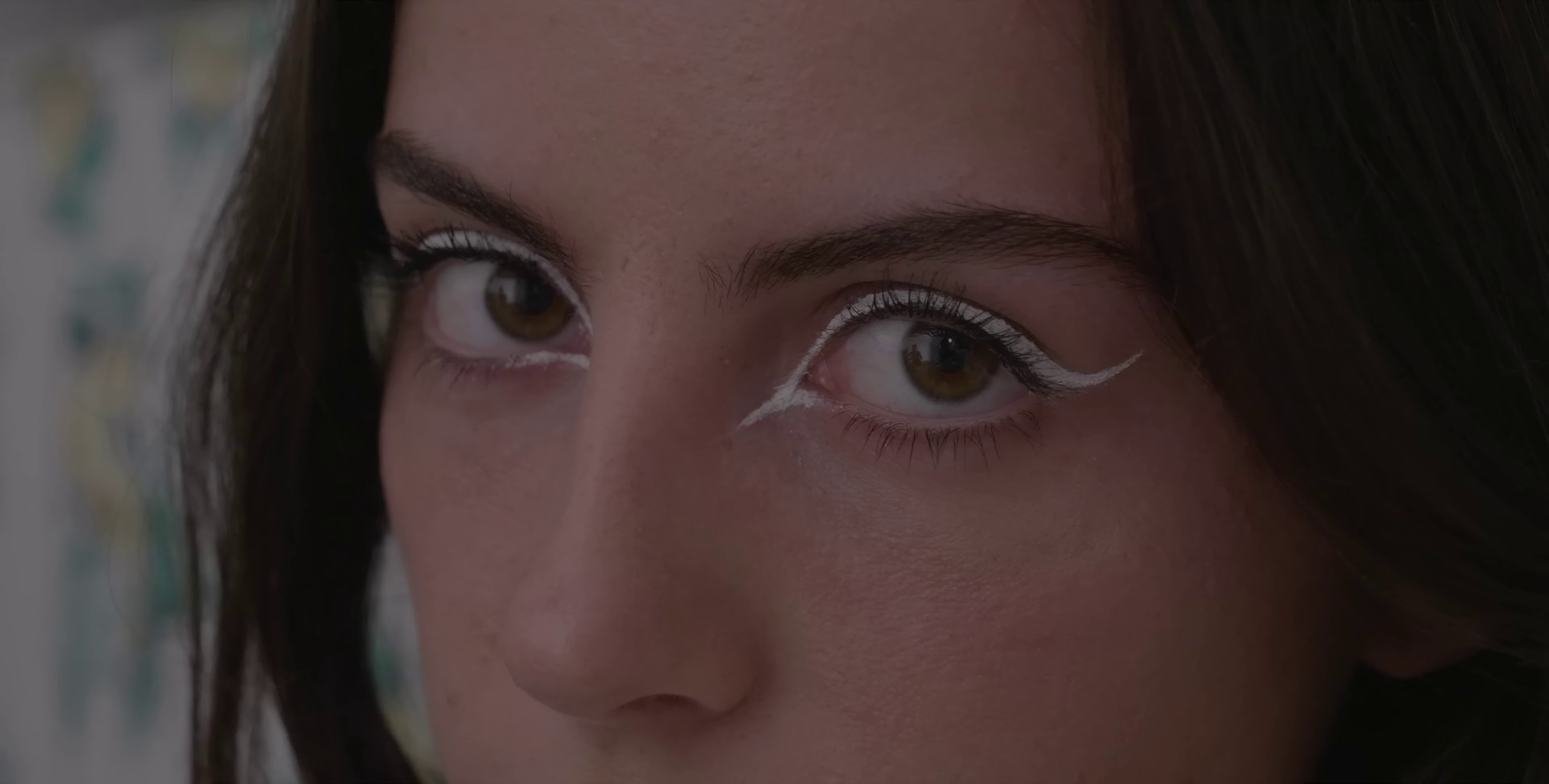 Je Te Vois Partout (2023) —  shot,  lighting