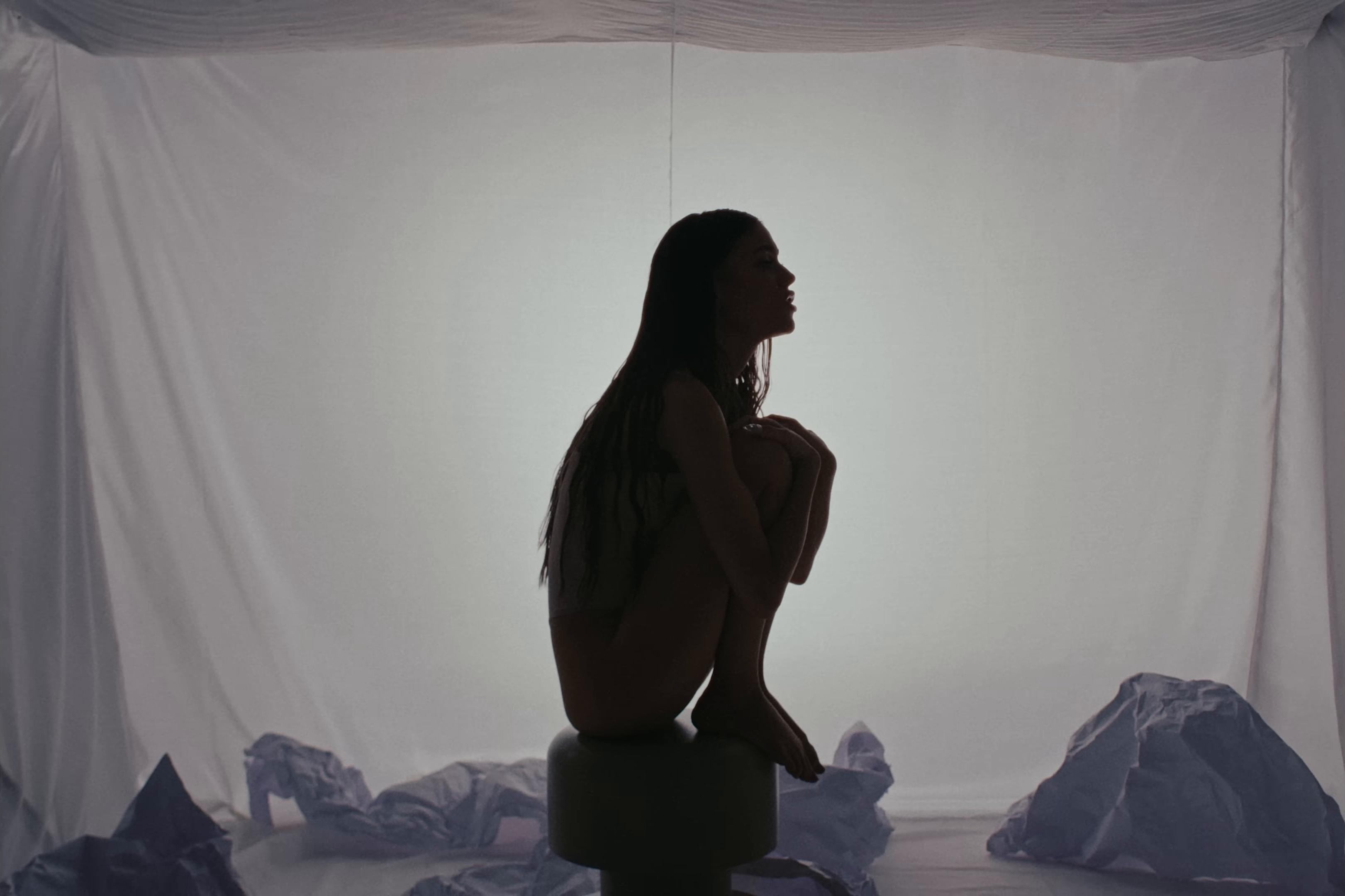 cuerpo (2025) —  shot,  lighting