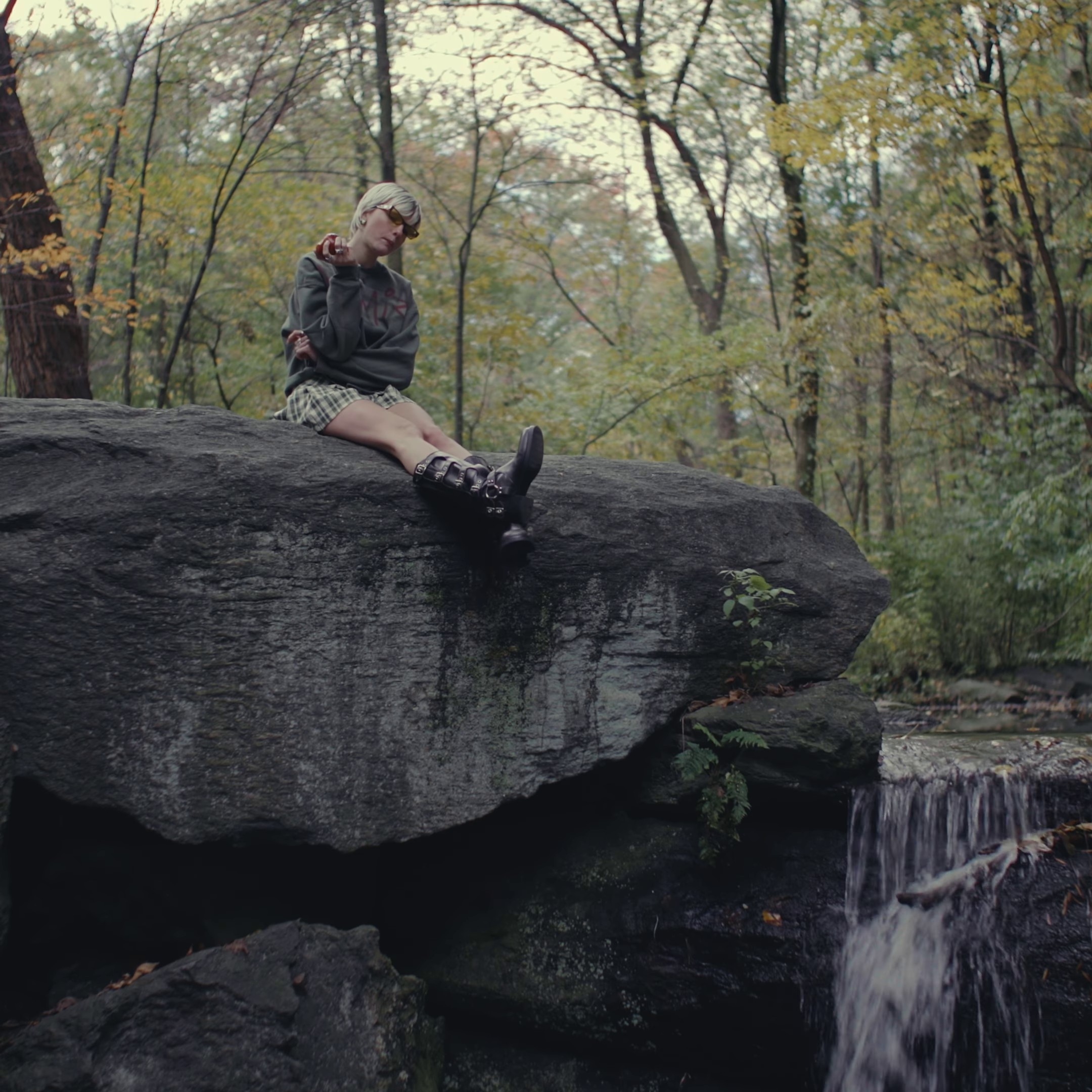 HAGAMOS EL AMOR (2024) —  shot,  lighting