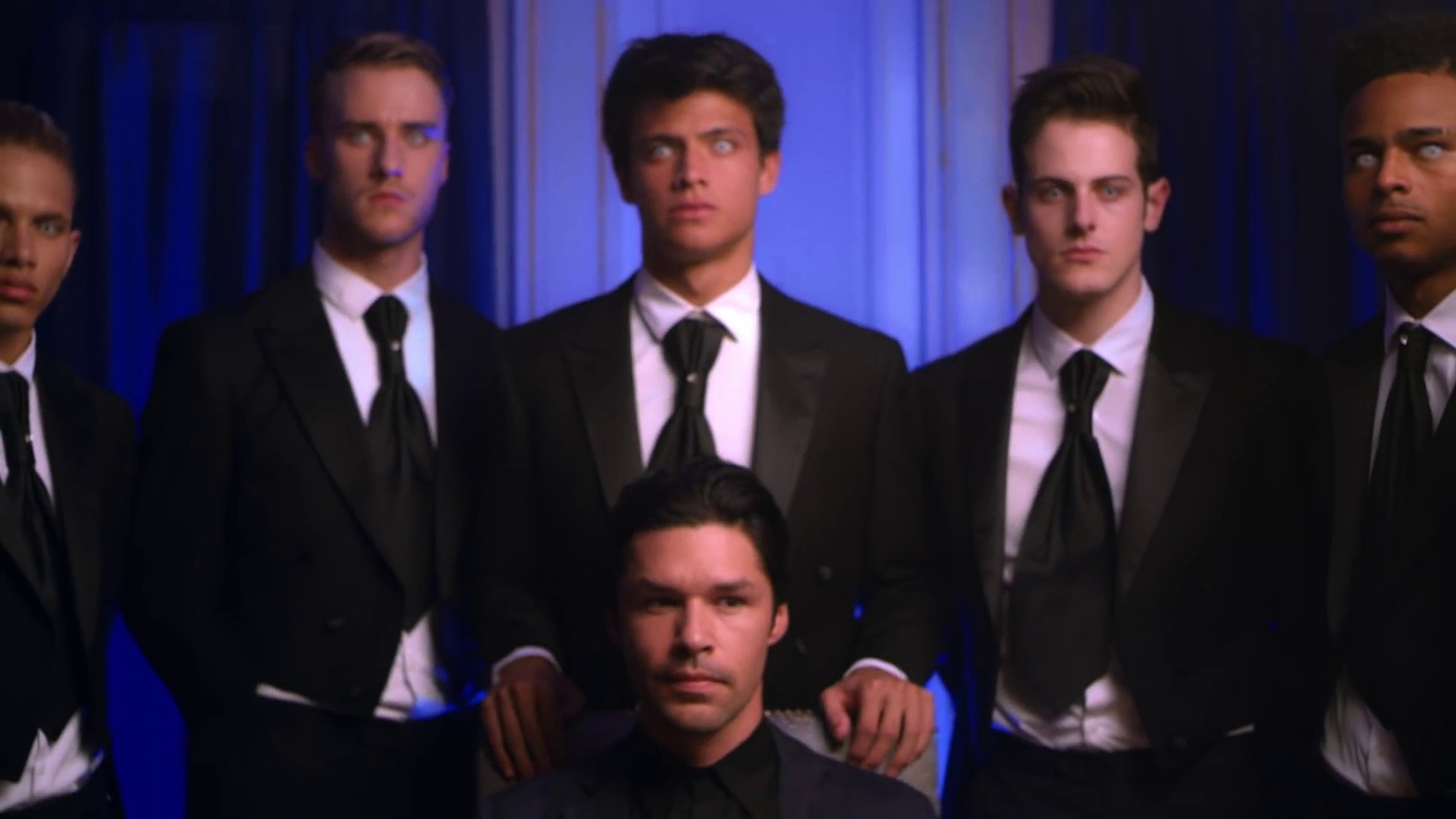 Indigo  (2019) —  shot,  lighting