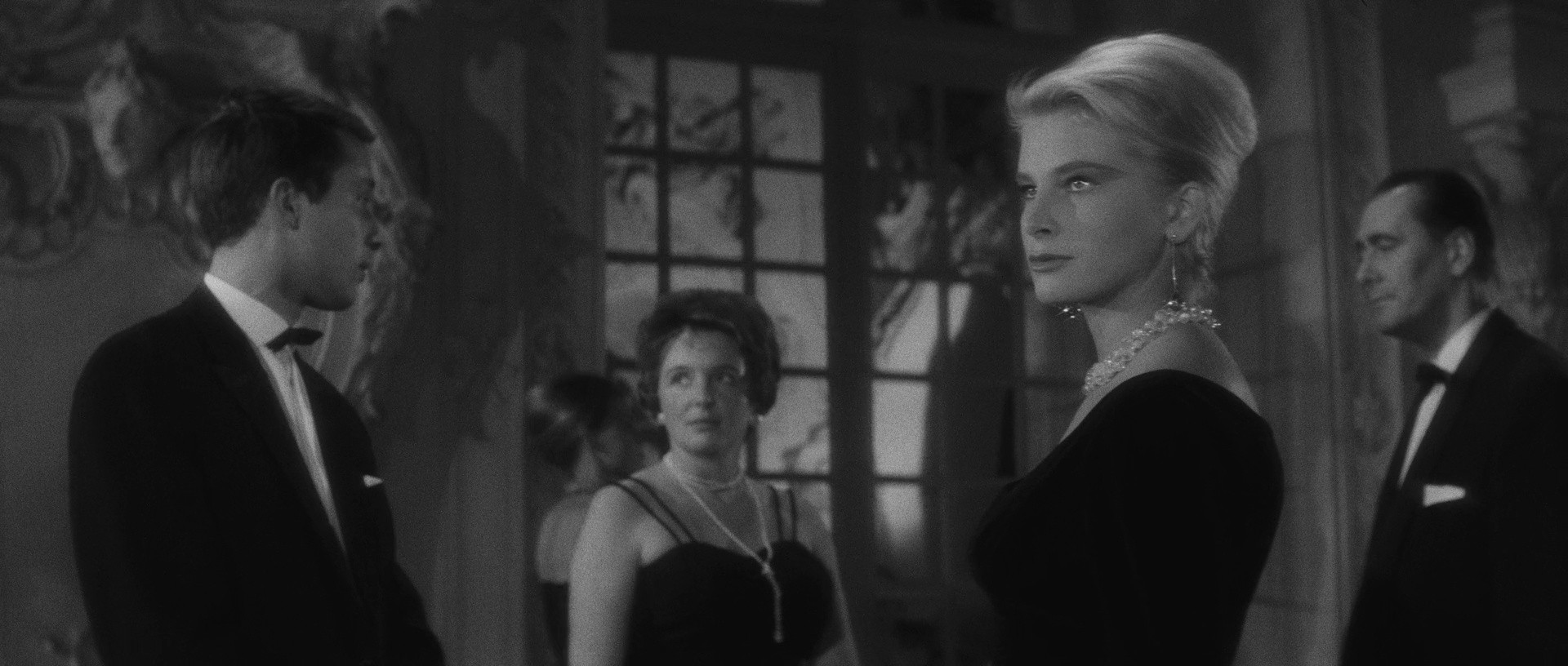 Last Year at Marienbad (1962) —  shot,  lighting