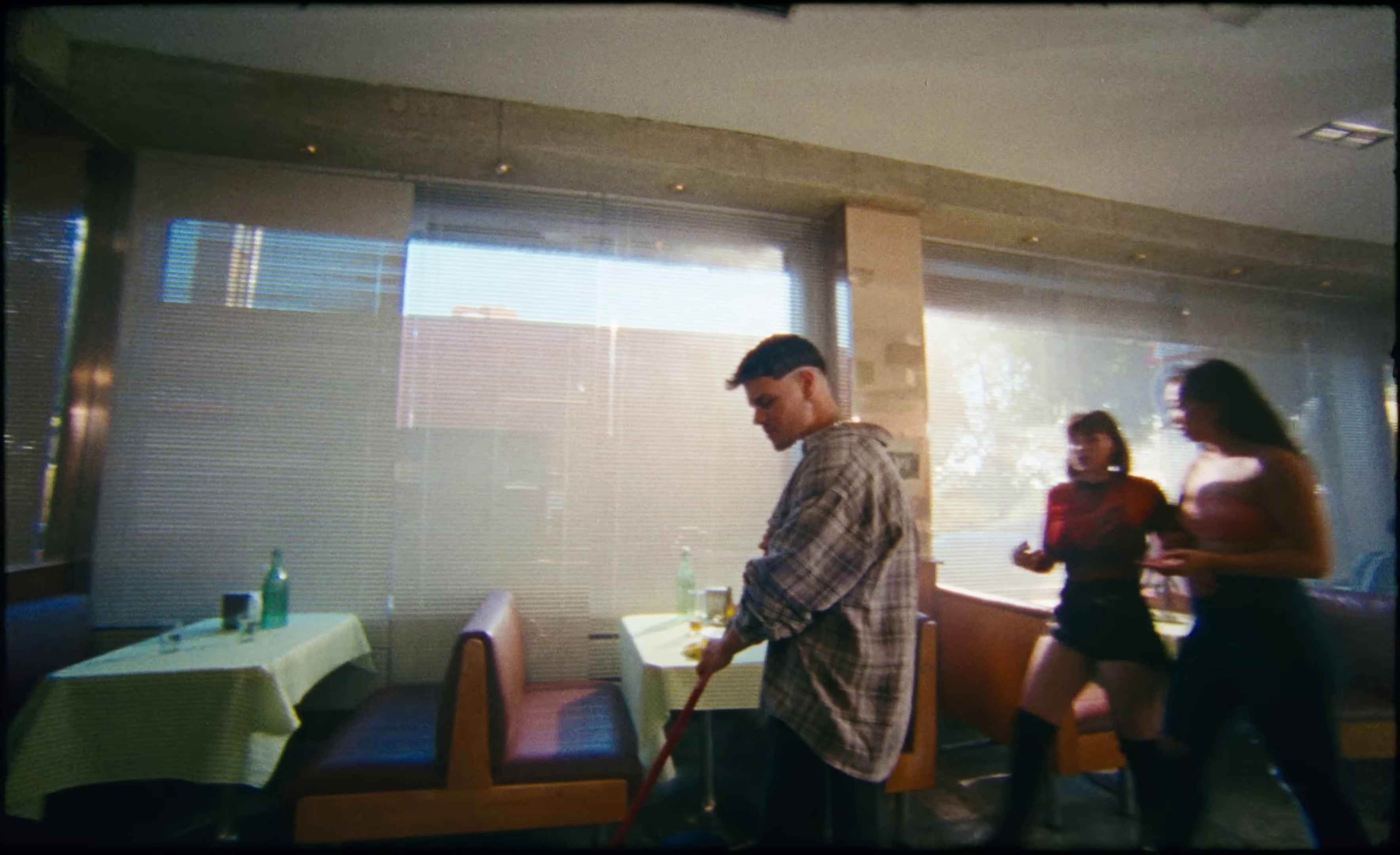 Falsos Recuerdos (2024) —  shot,  lighting