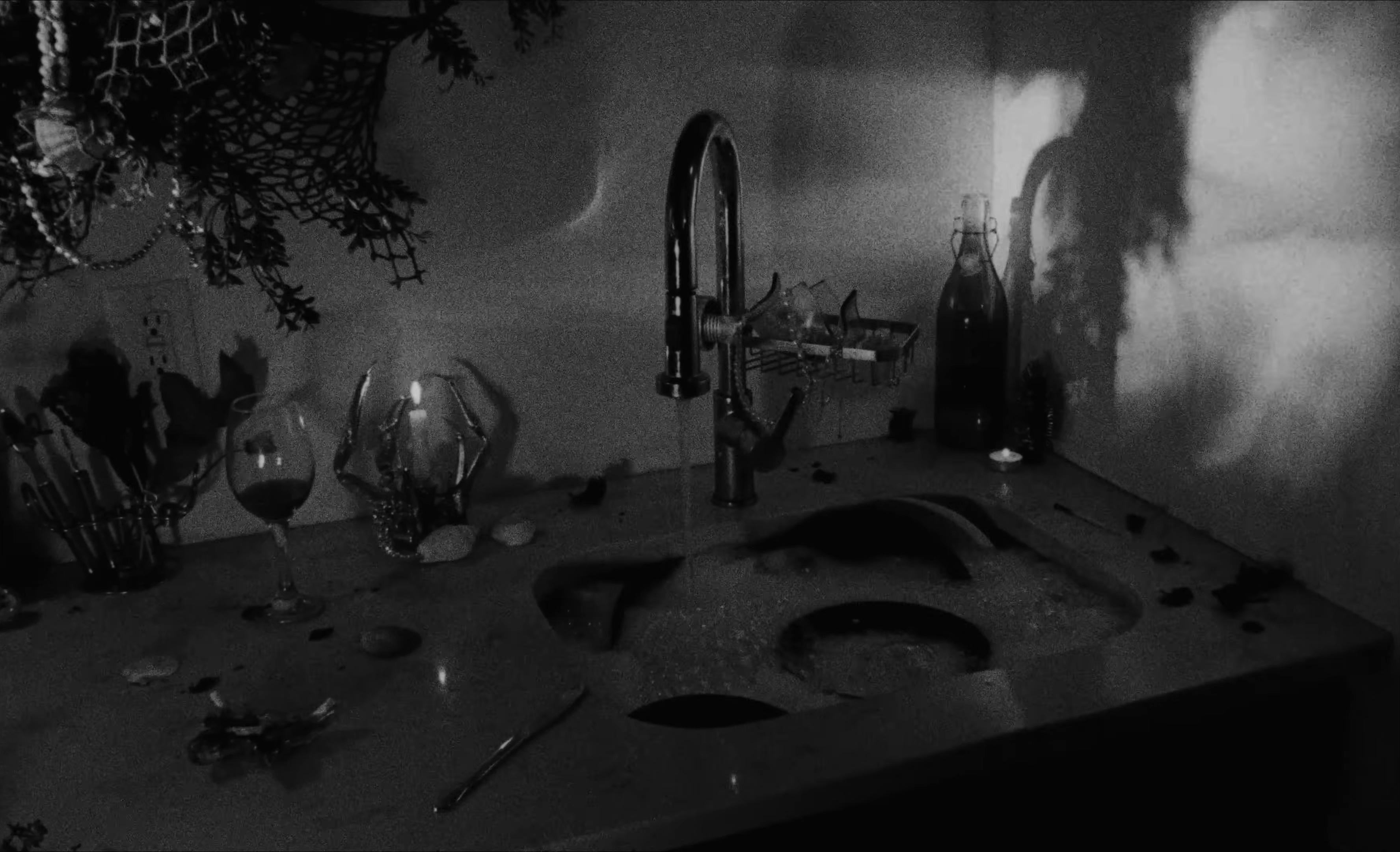 stupid prizes (2025) —  shot,  lighting