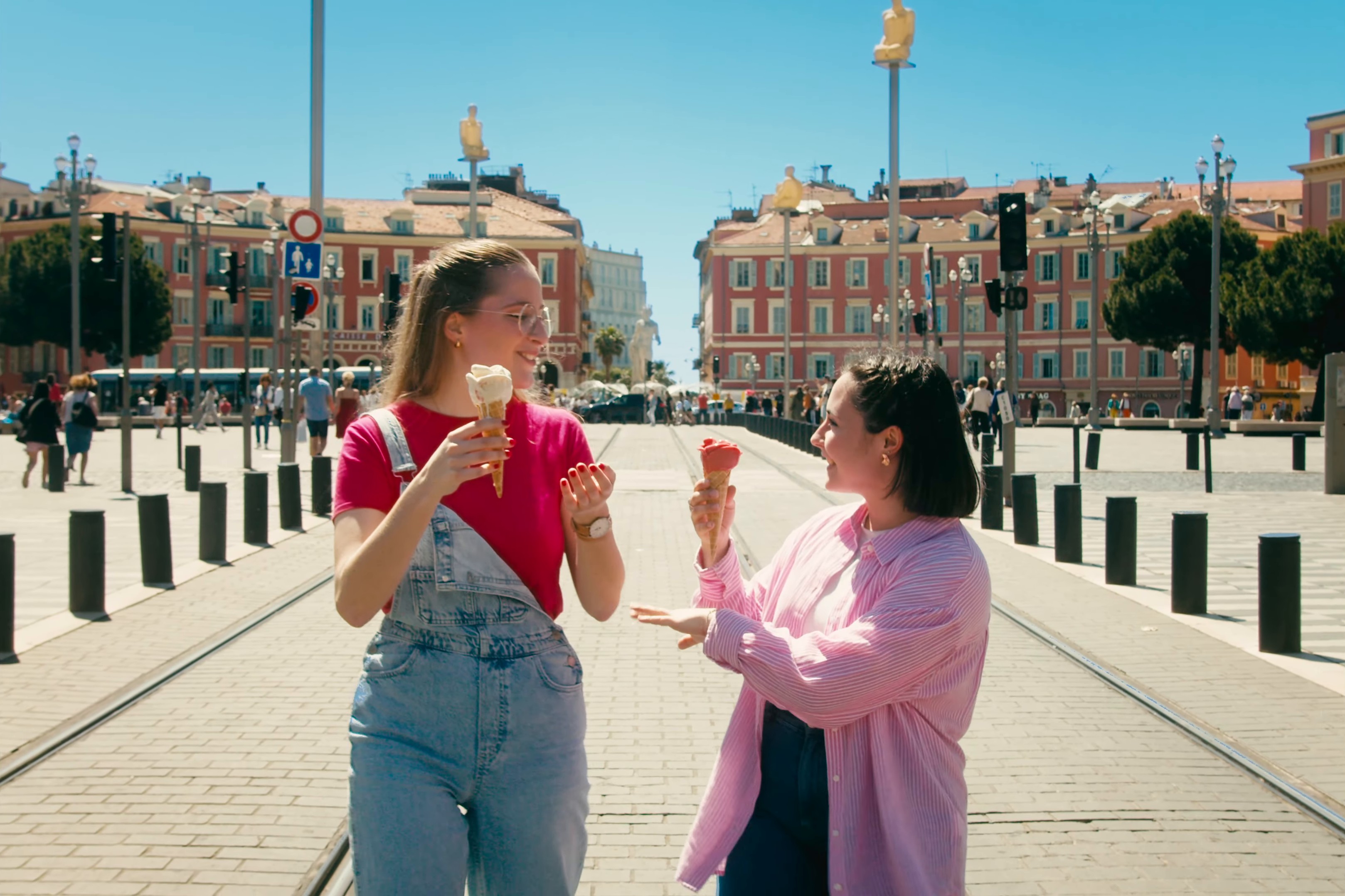 COULEUR PAMPLEMOUSSE (2024) —  shot,  lighting